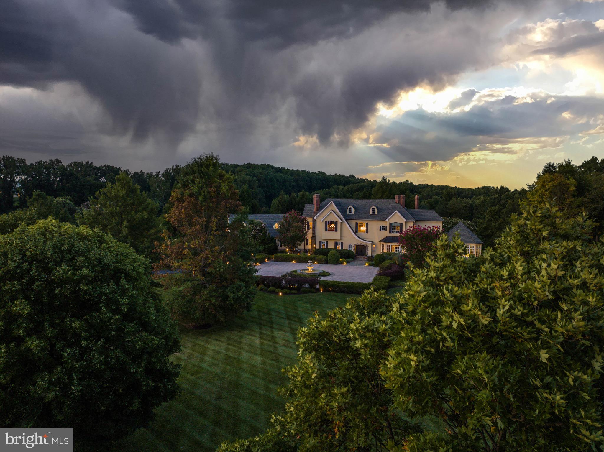 NICHOLSONS MANOR - Residential