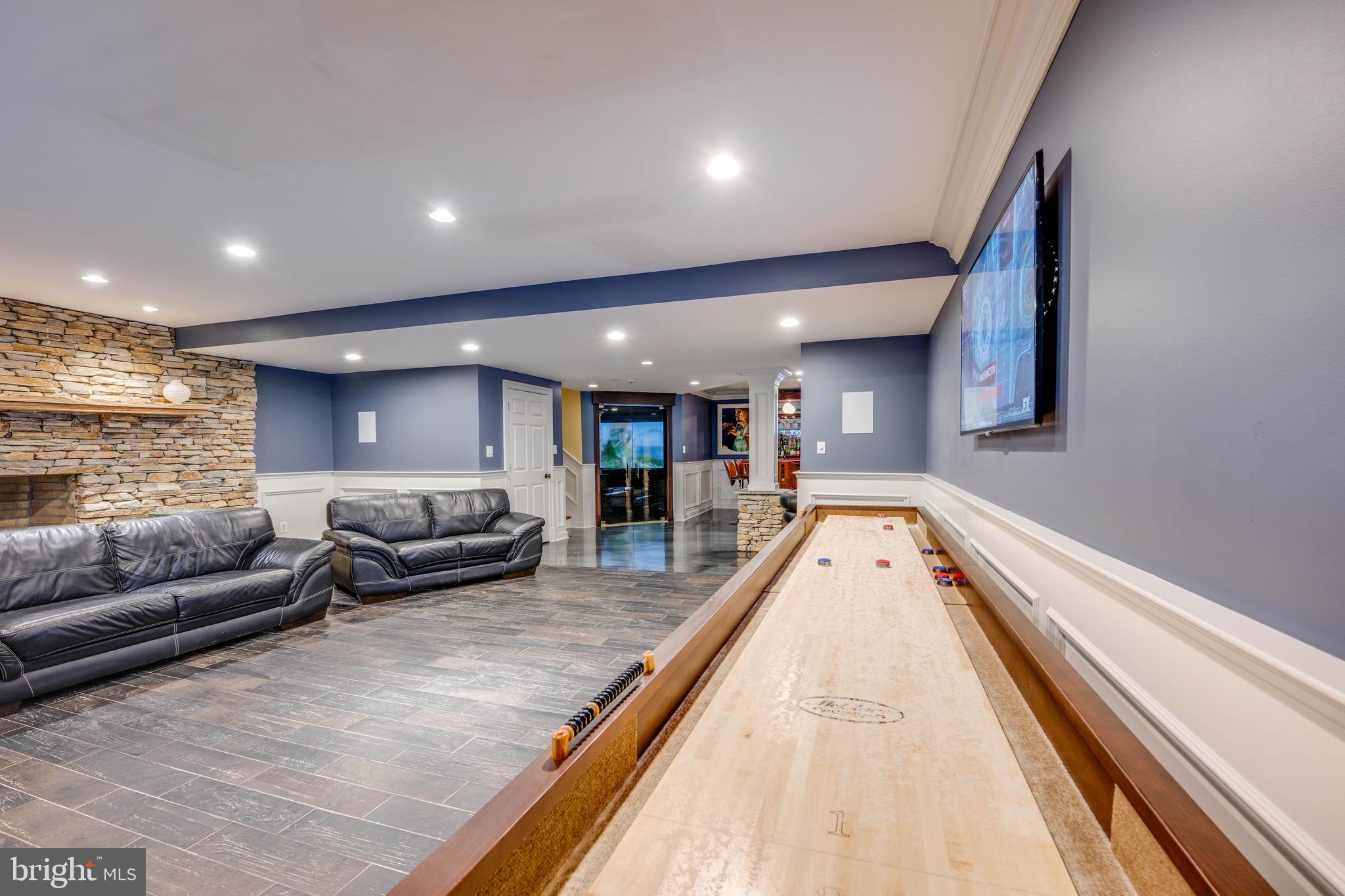 NICHOLSONS MANOR - Residential