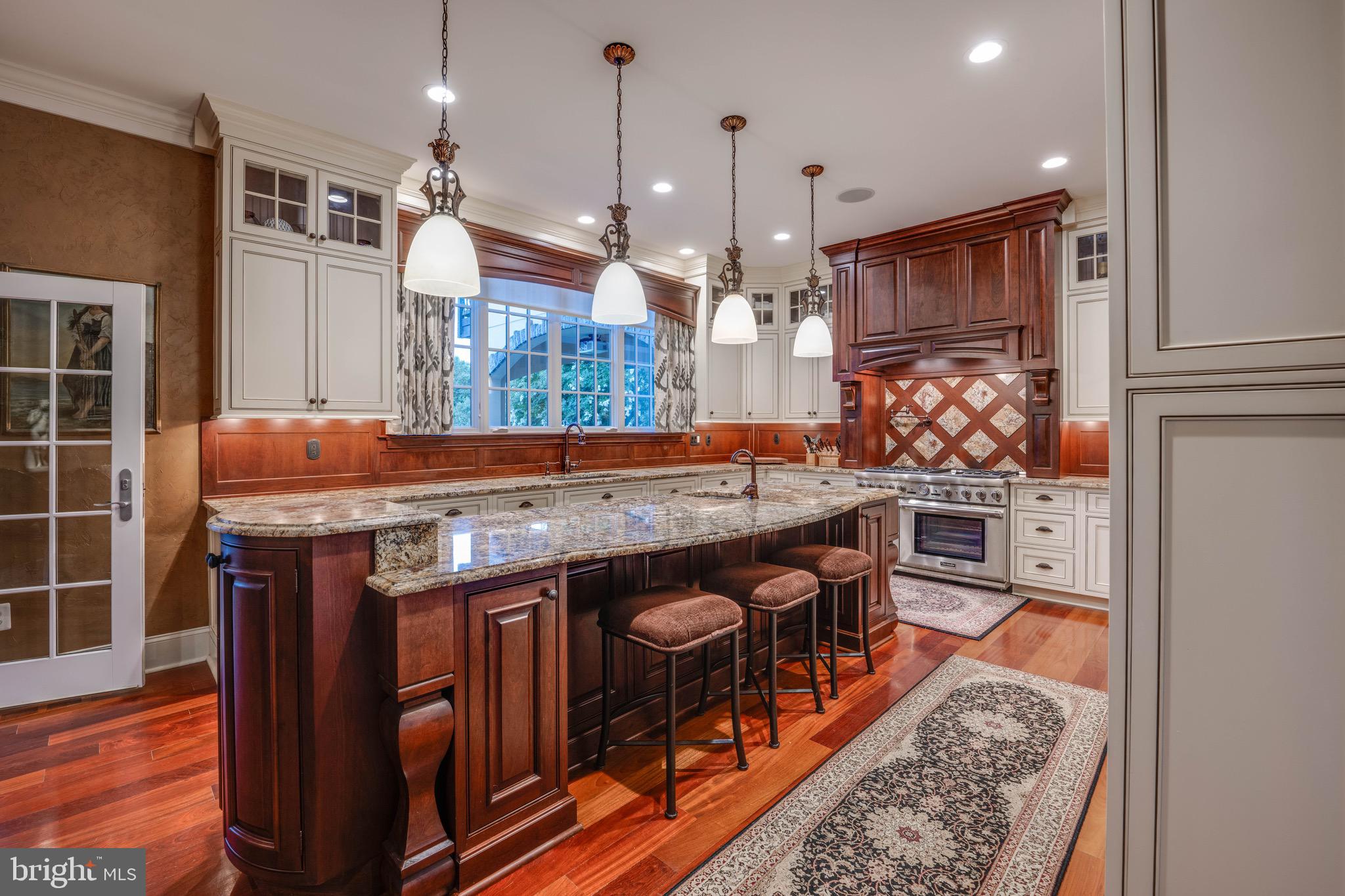 NICHOLSONS MANOR - Residential