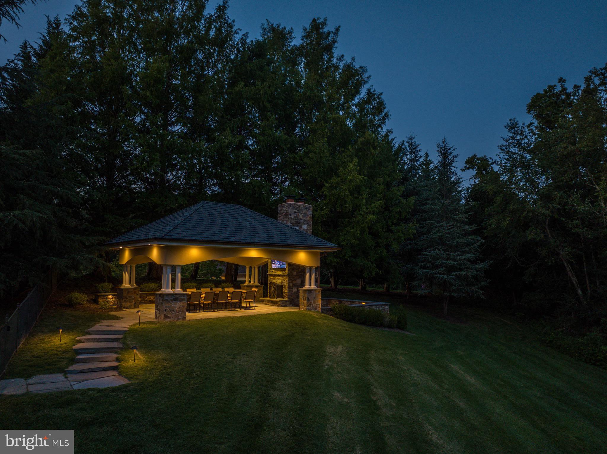 NICHOLSONS MANOR - Residential