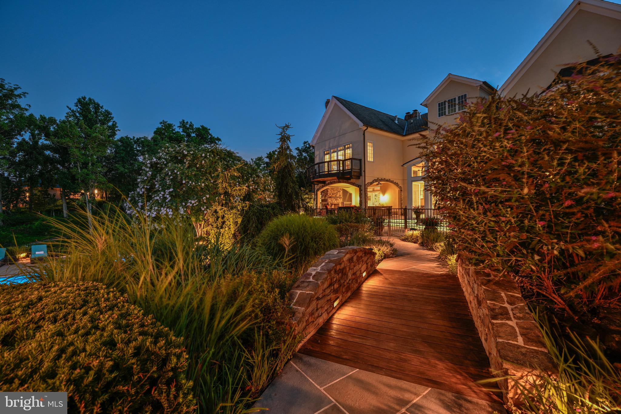 NICHOLSONS MANOR - Residential