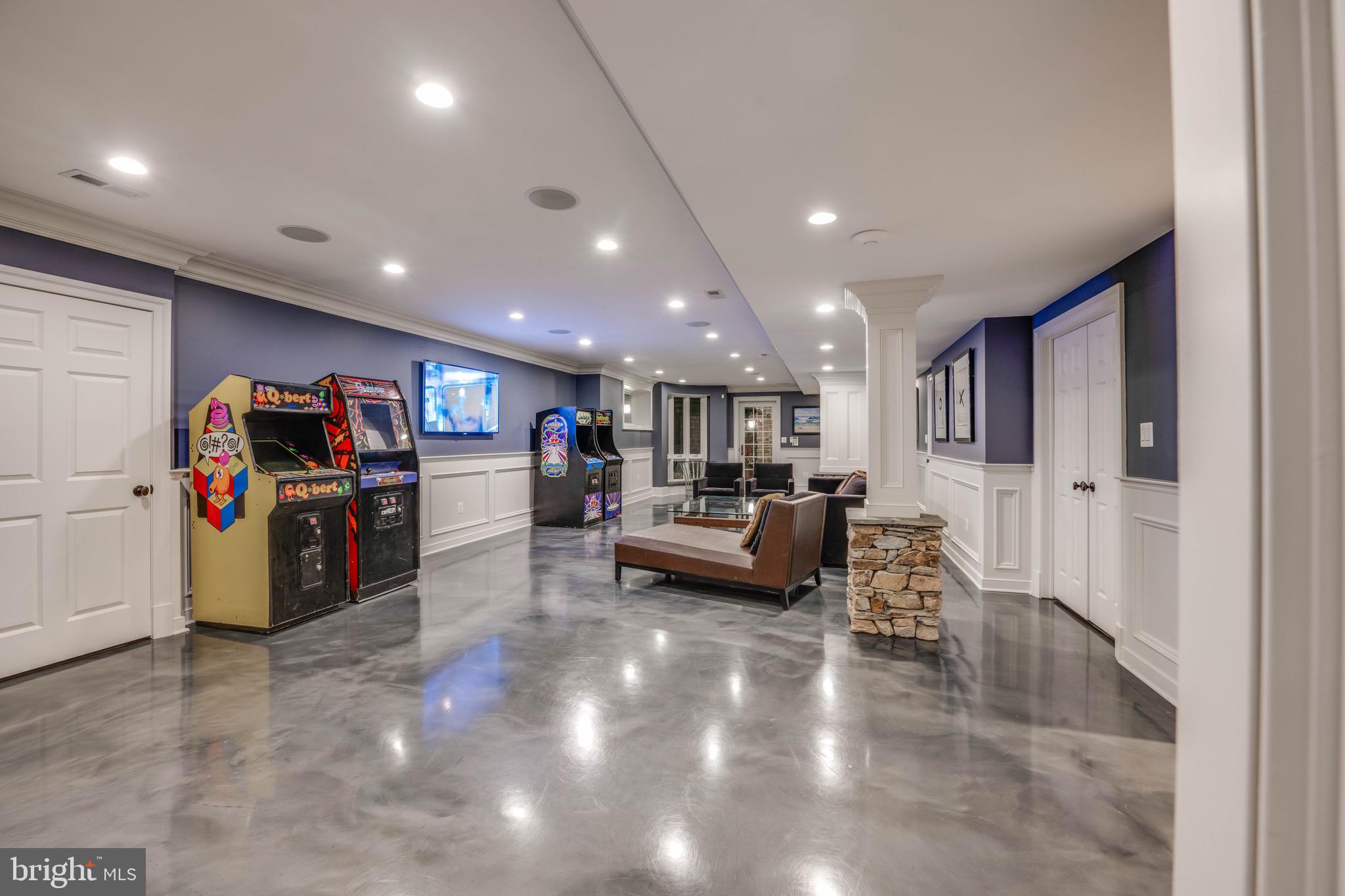 NICHOLSONS MANOR - Residential