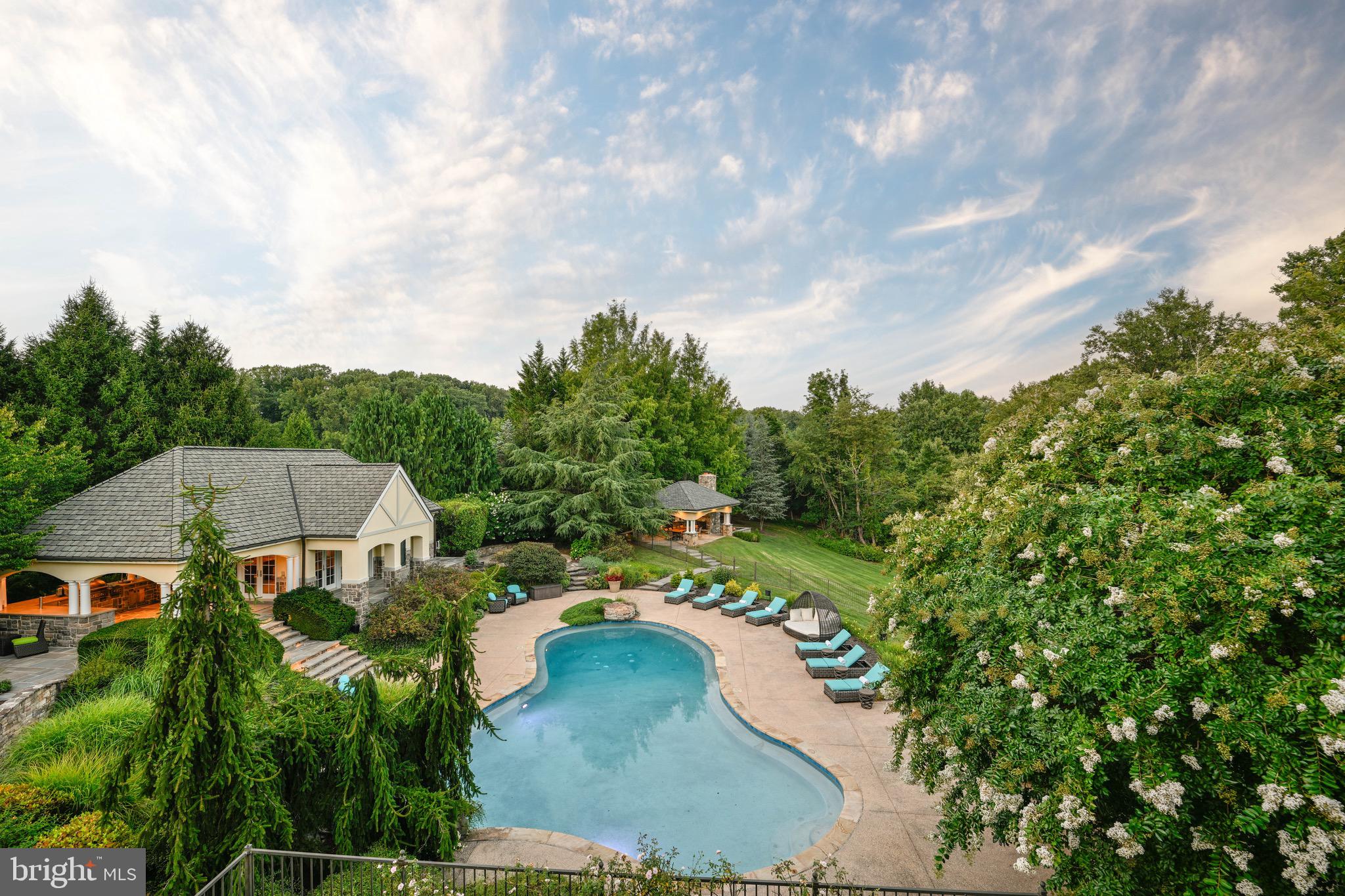 NICHOLSONS MANOR - Residential