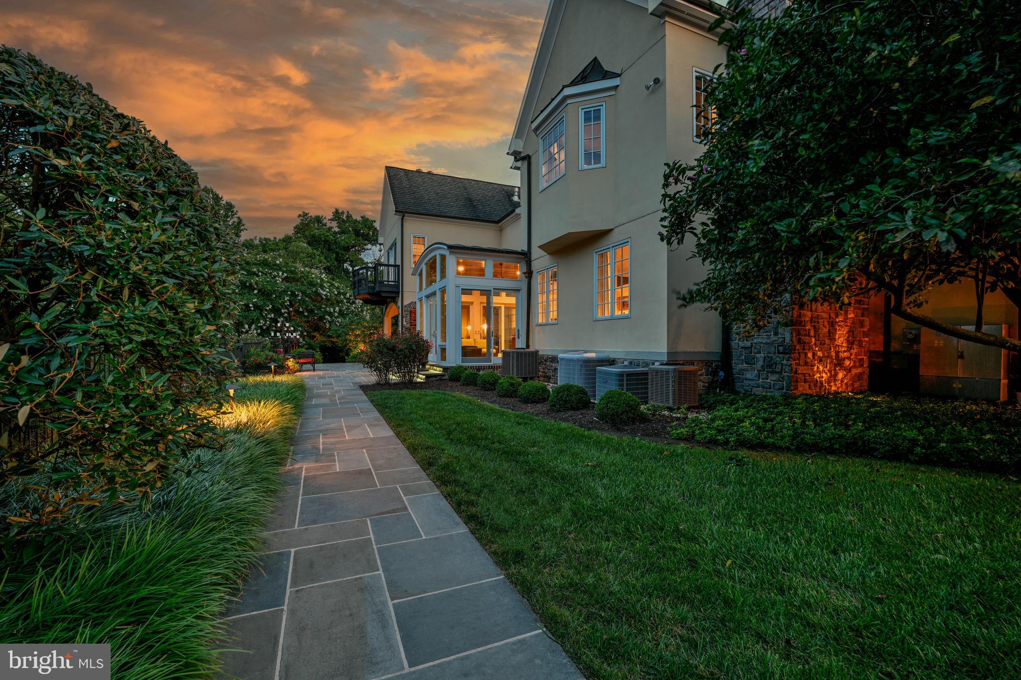 NICHOLSONS MANOR - Residential