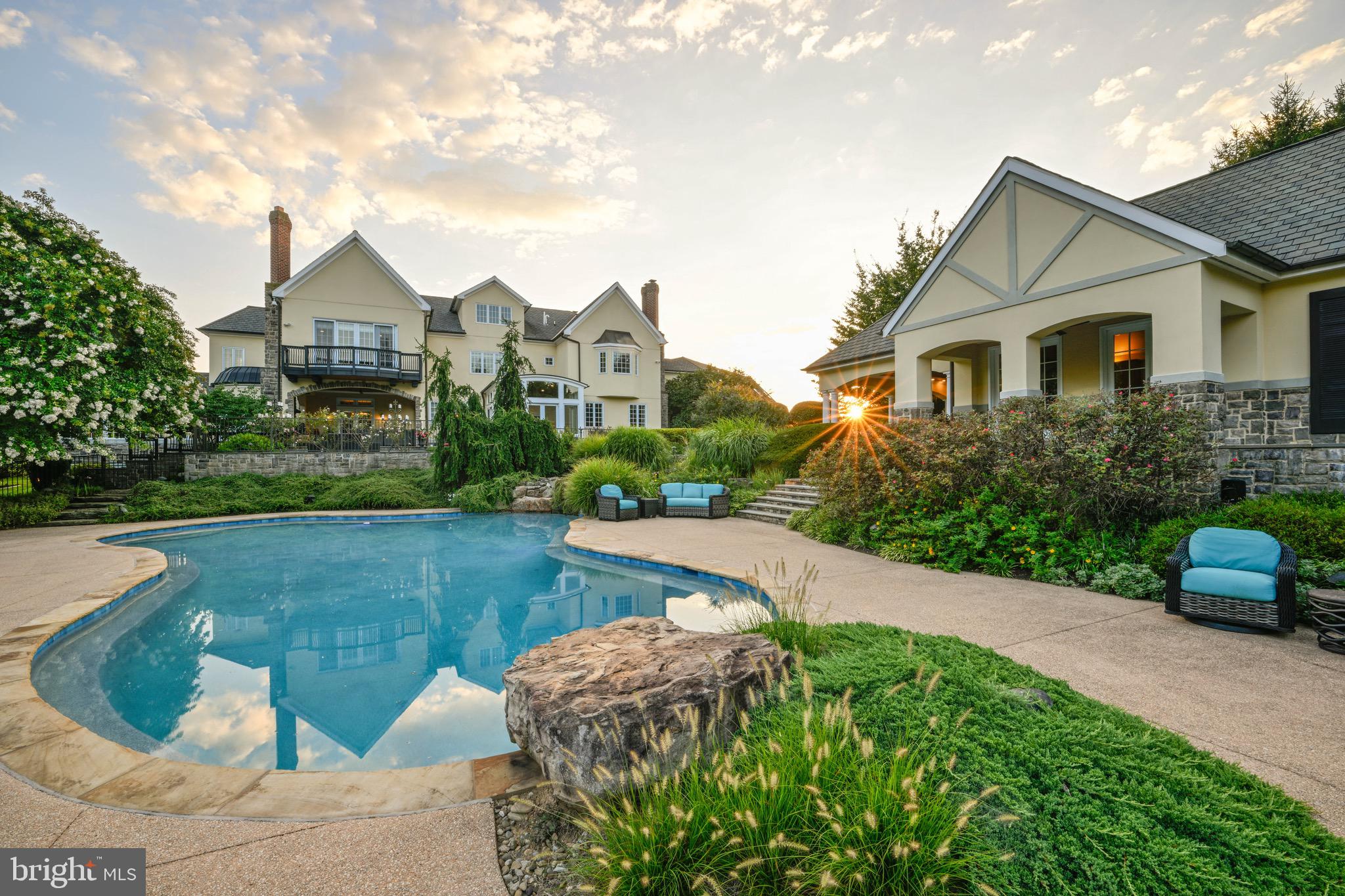 NICHOLSONS MANOR - Residential