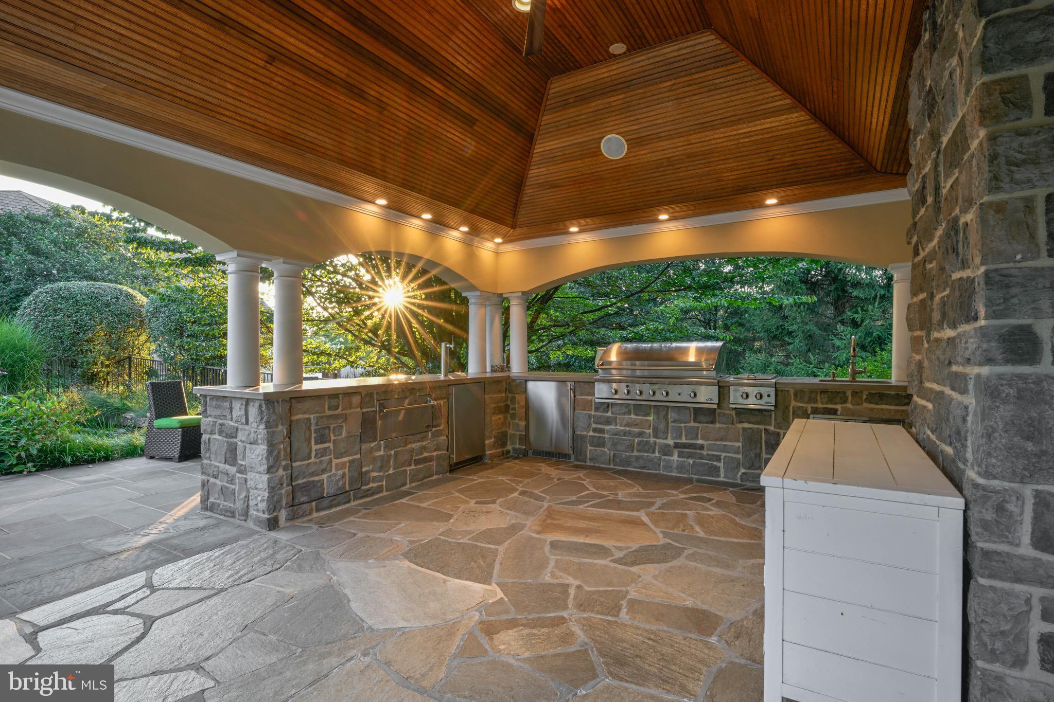 NICHOLSONS MANOR - Residential