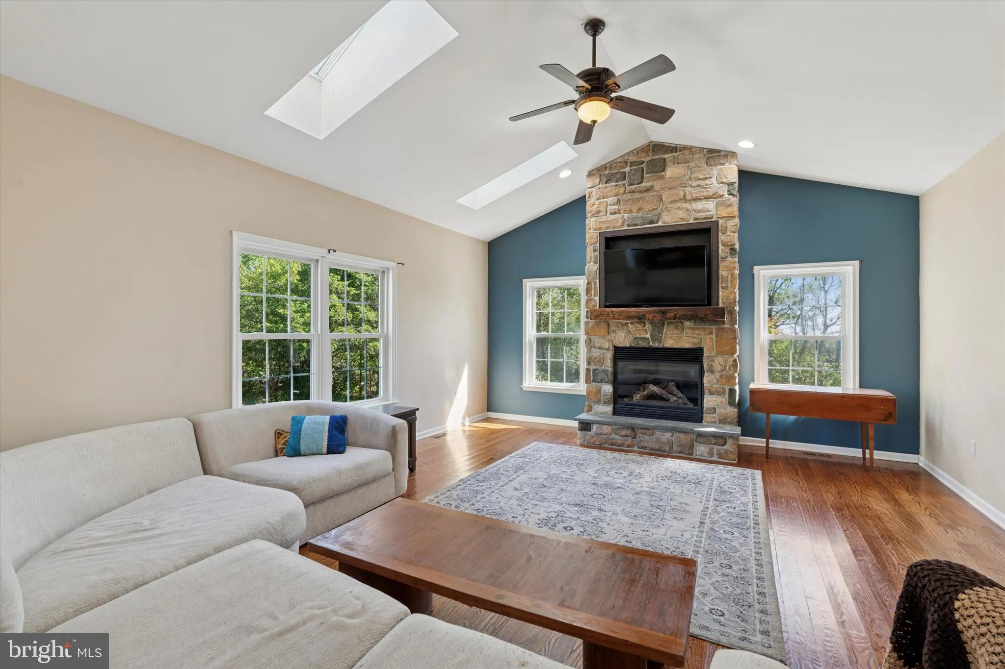 Sellersville, Pennsylvania 18960, United States, 4 Bedrooms Bedrooms, ,3 BathroomsBathrooms,Residential,Active,221957