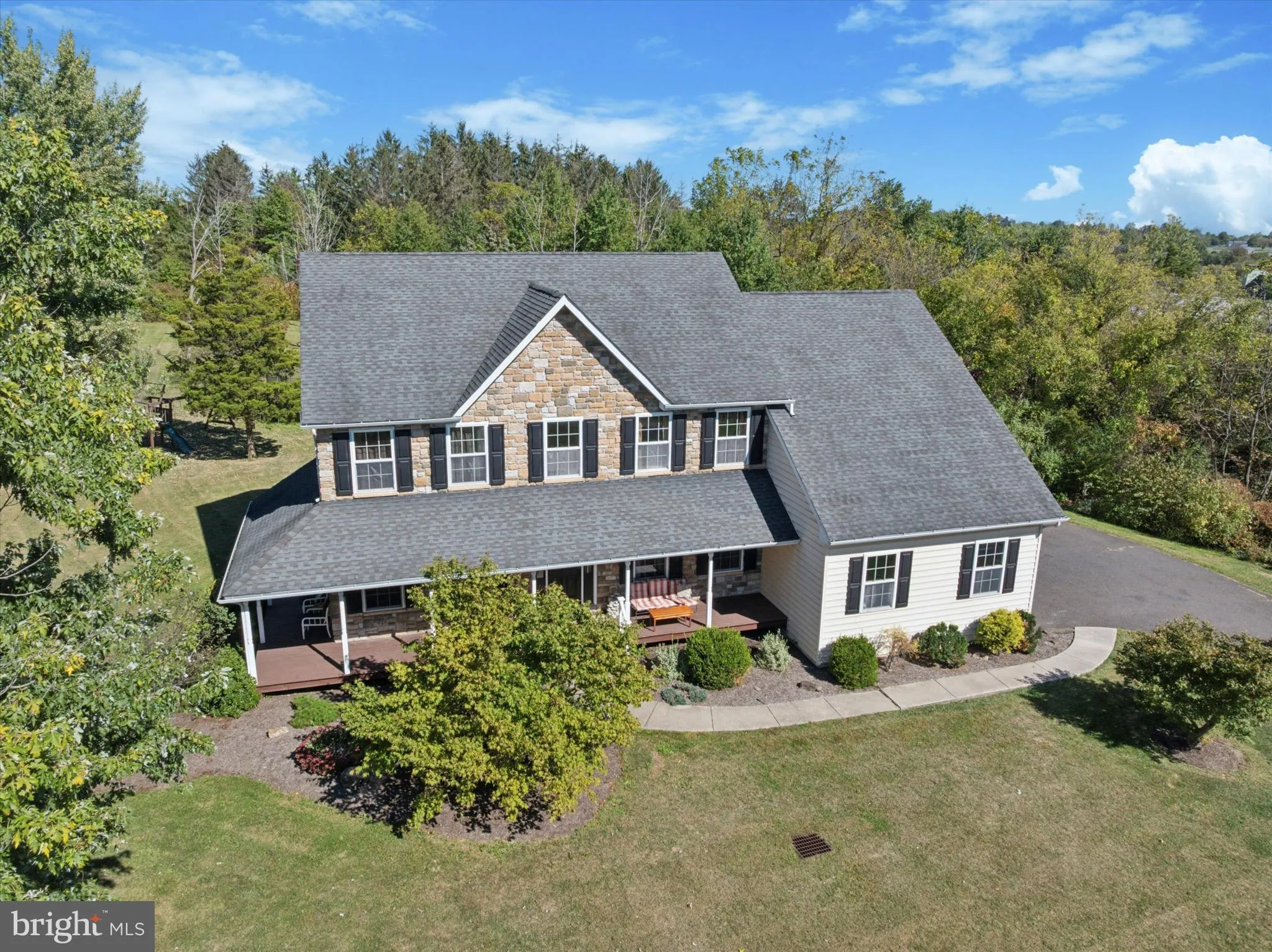 Sellersville, Pennsylvania 18960, United States, 4 Bedrooms Bedrooms, ,3 BathroomsBathrooms,Residential,Active,221957