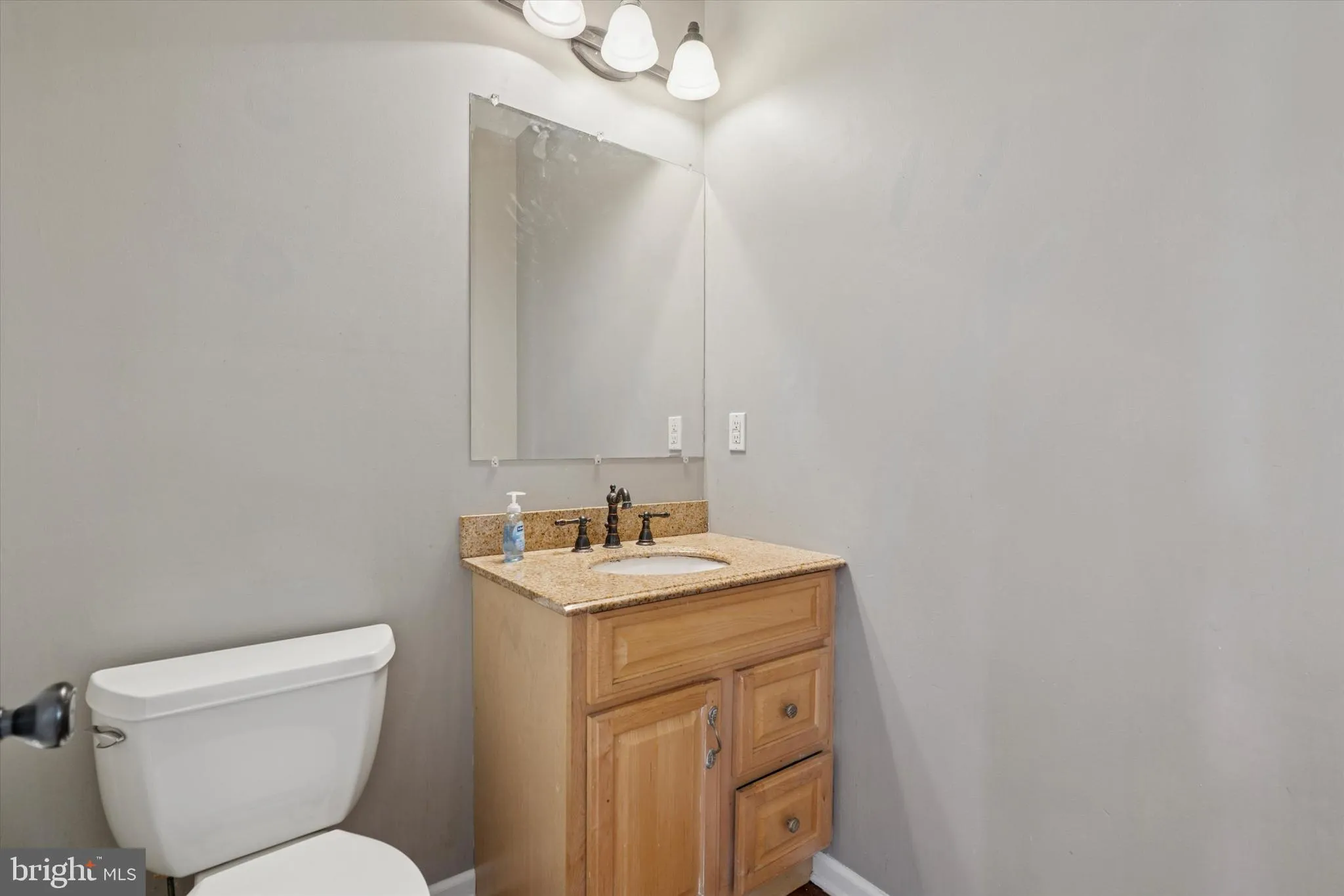 Sellersville, Pennsylvania 18960, United States, 4 Bedrooms Bedrooms, ,3 BathroomsBathrooms,Residential,Active,221957