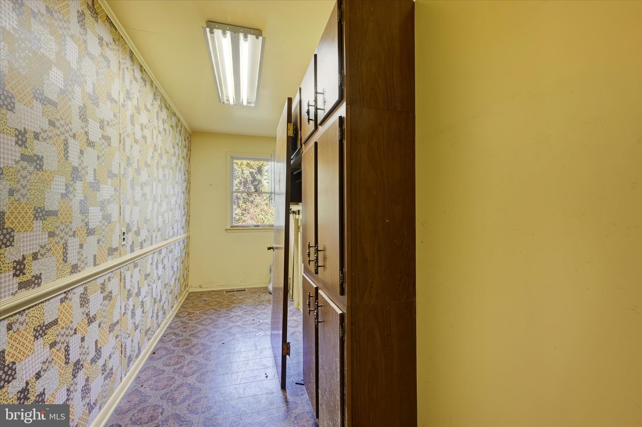 MANOR WOODS - Residential