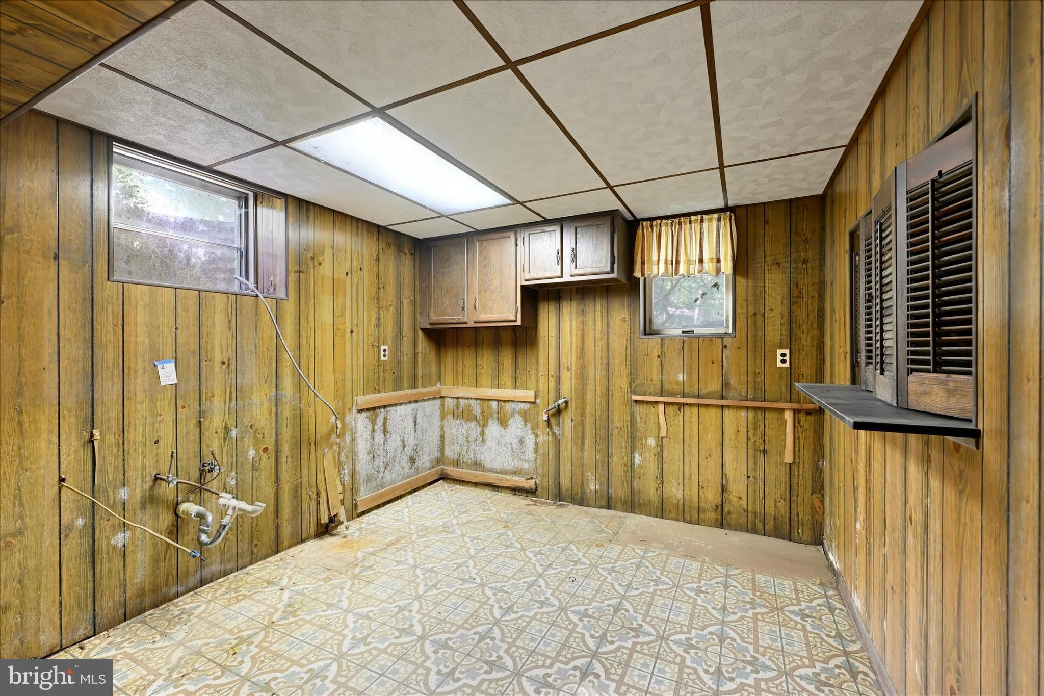 MANOR WOODS - Residential