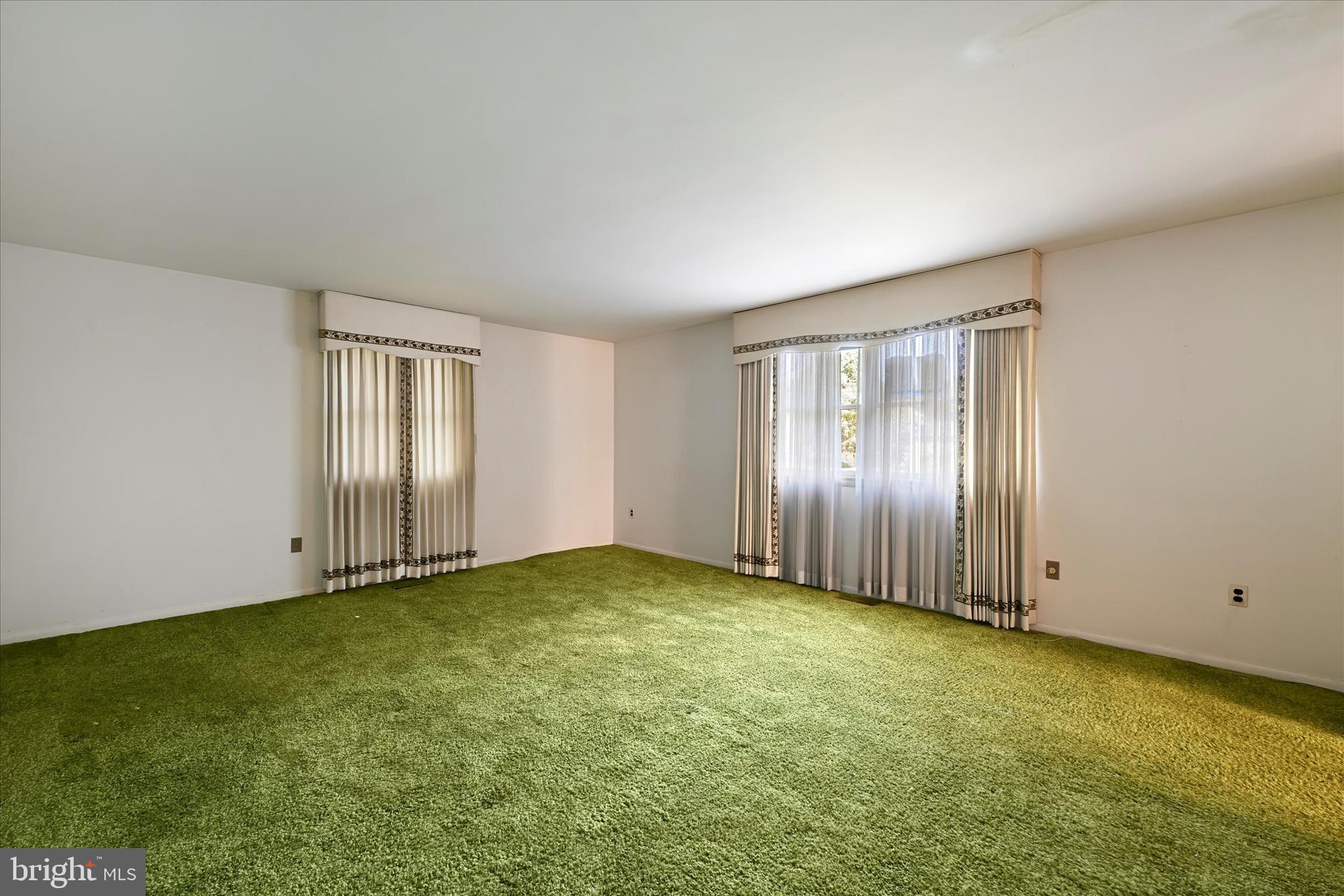 MANOR WOODS - Residential