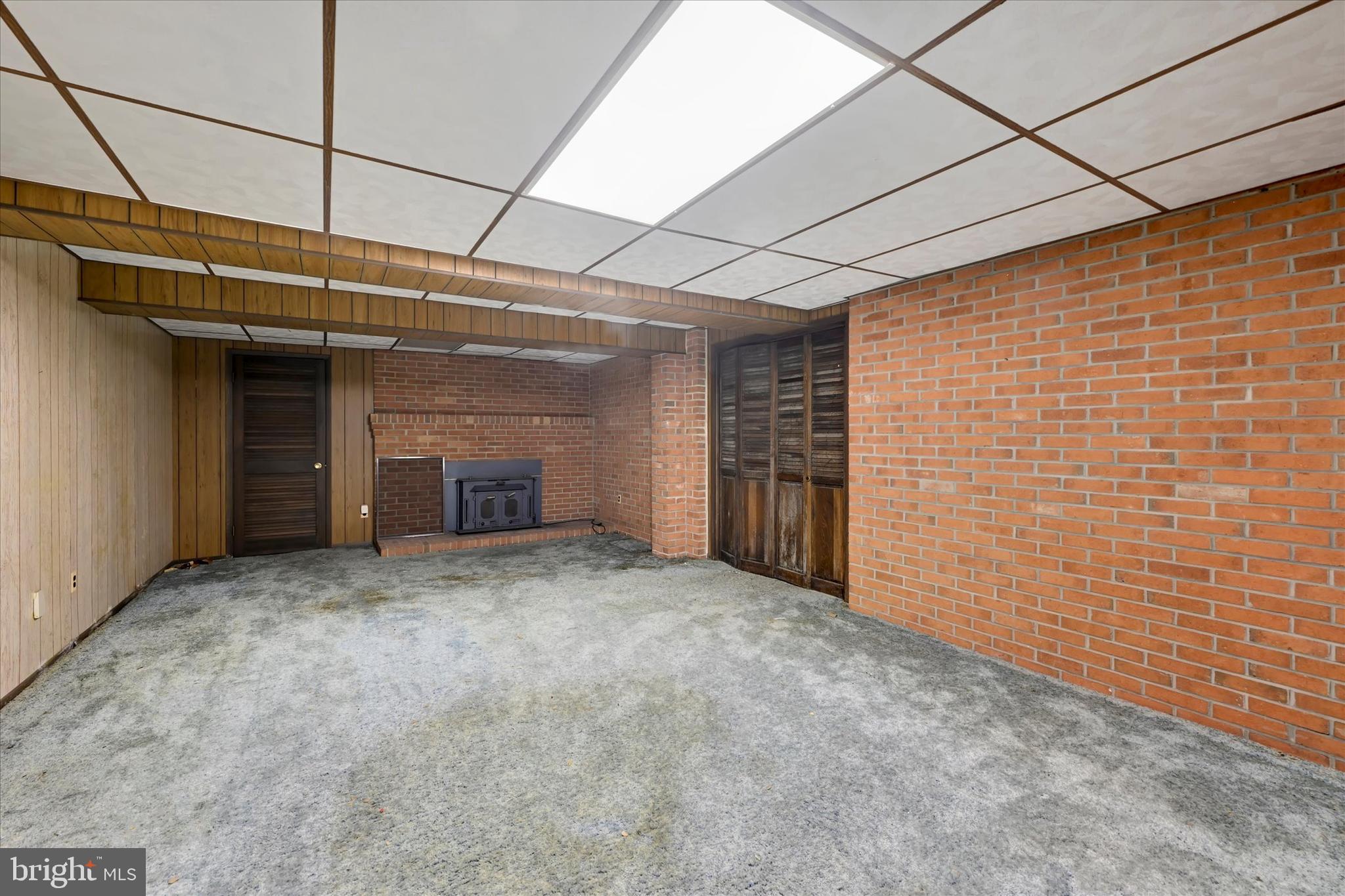 MANOR WOODS - Residential