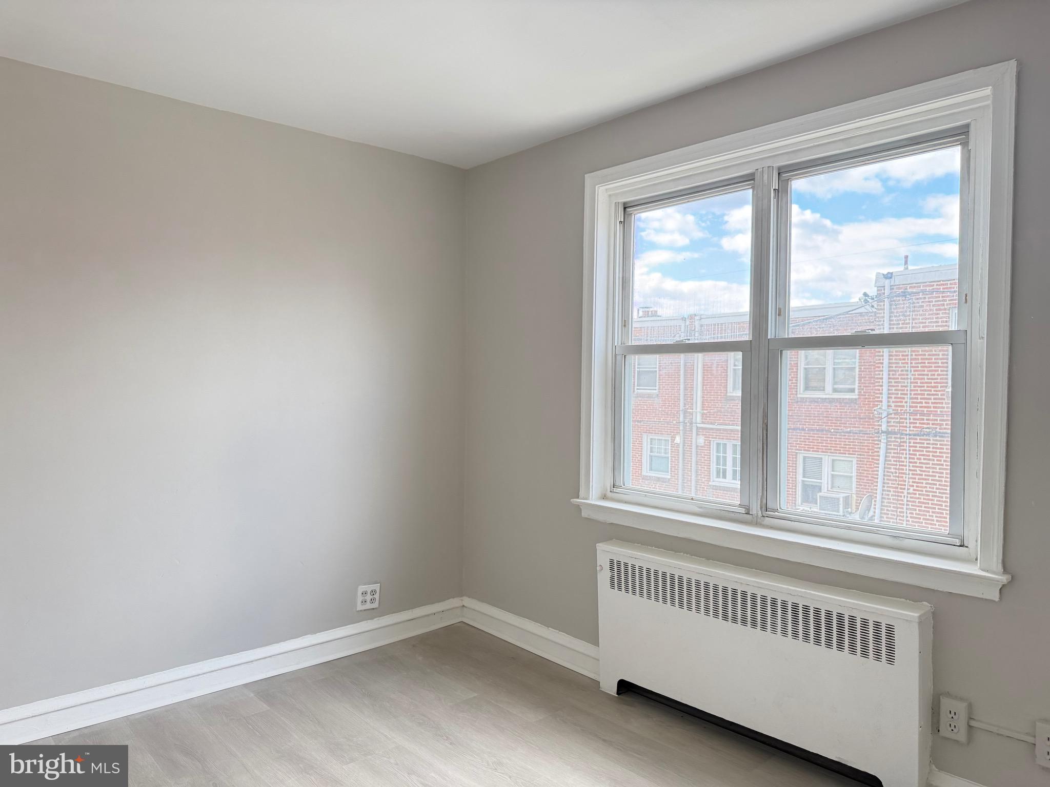 OXFORD CIRCLE - Residential