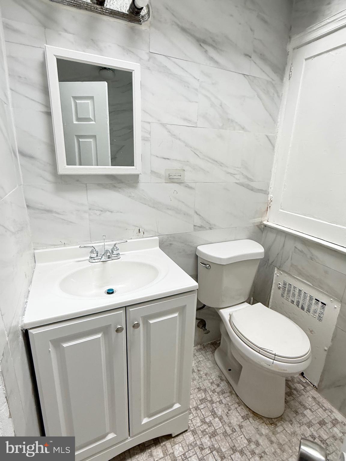 OXFORD CIRCLE - Residential