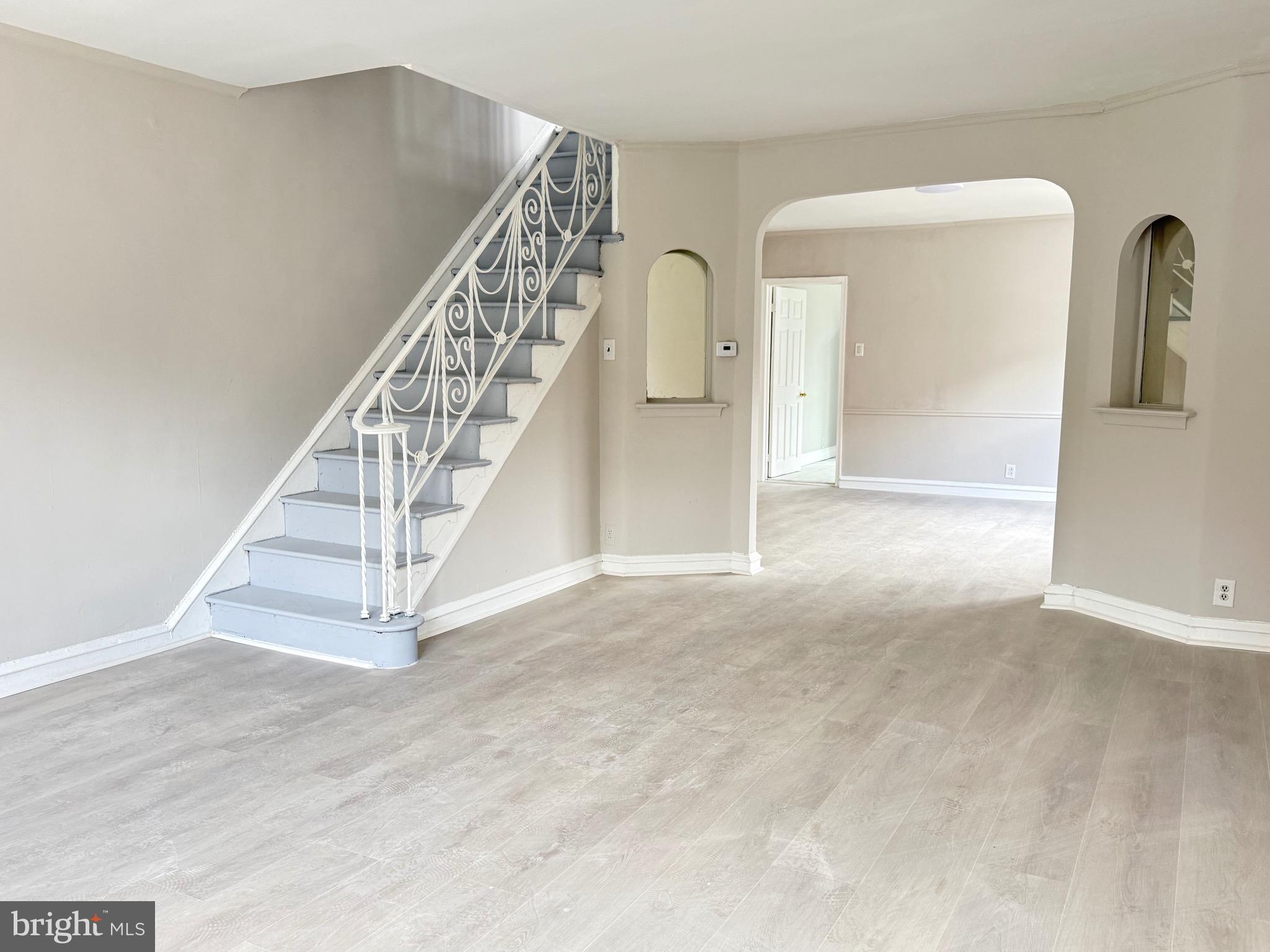 OXFORD CIRCLE - Residential