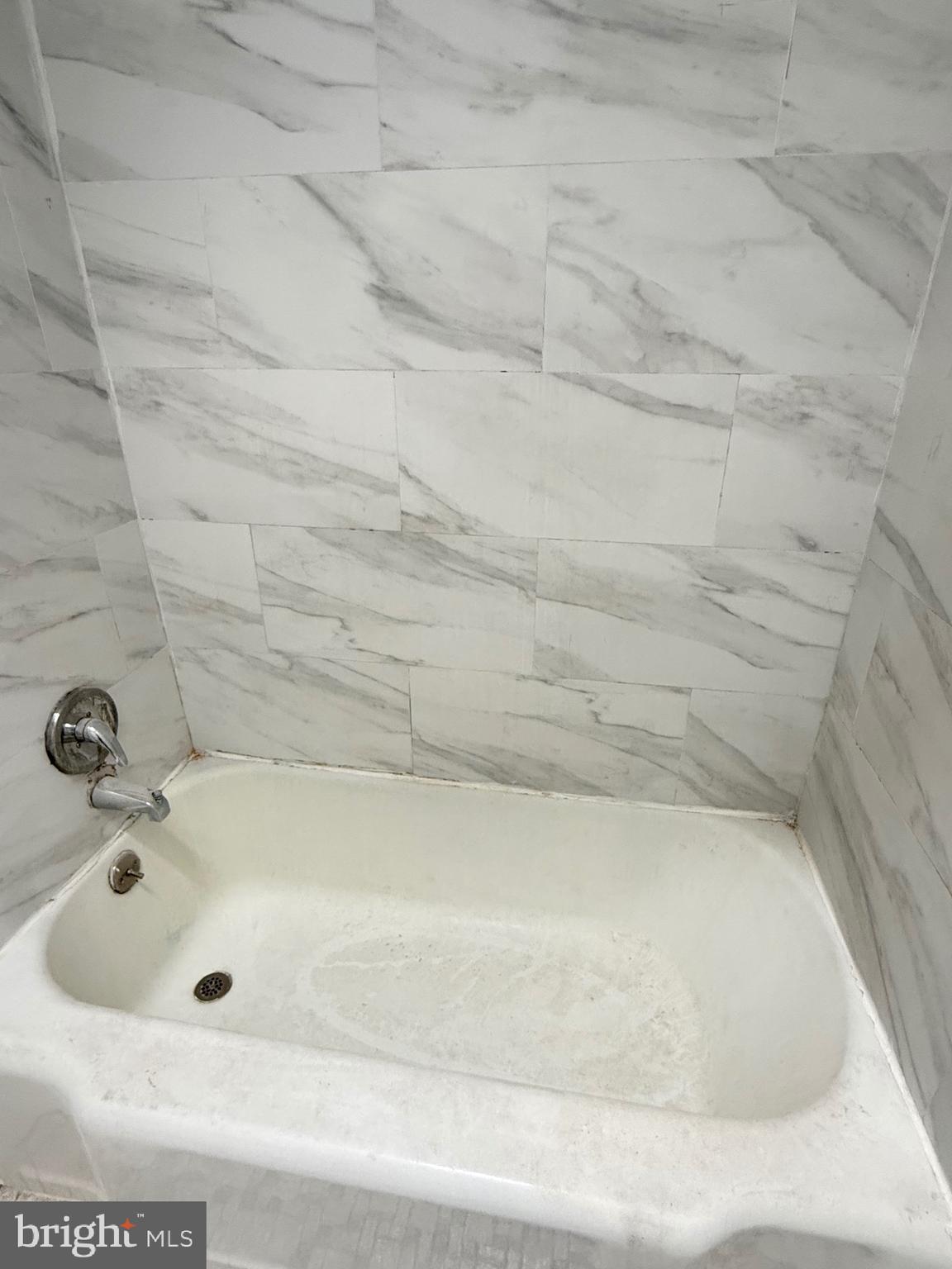 OXFORD CIRCLE - Residential