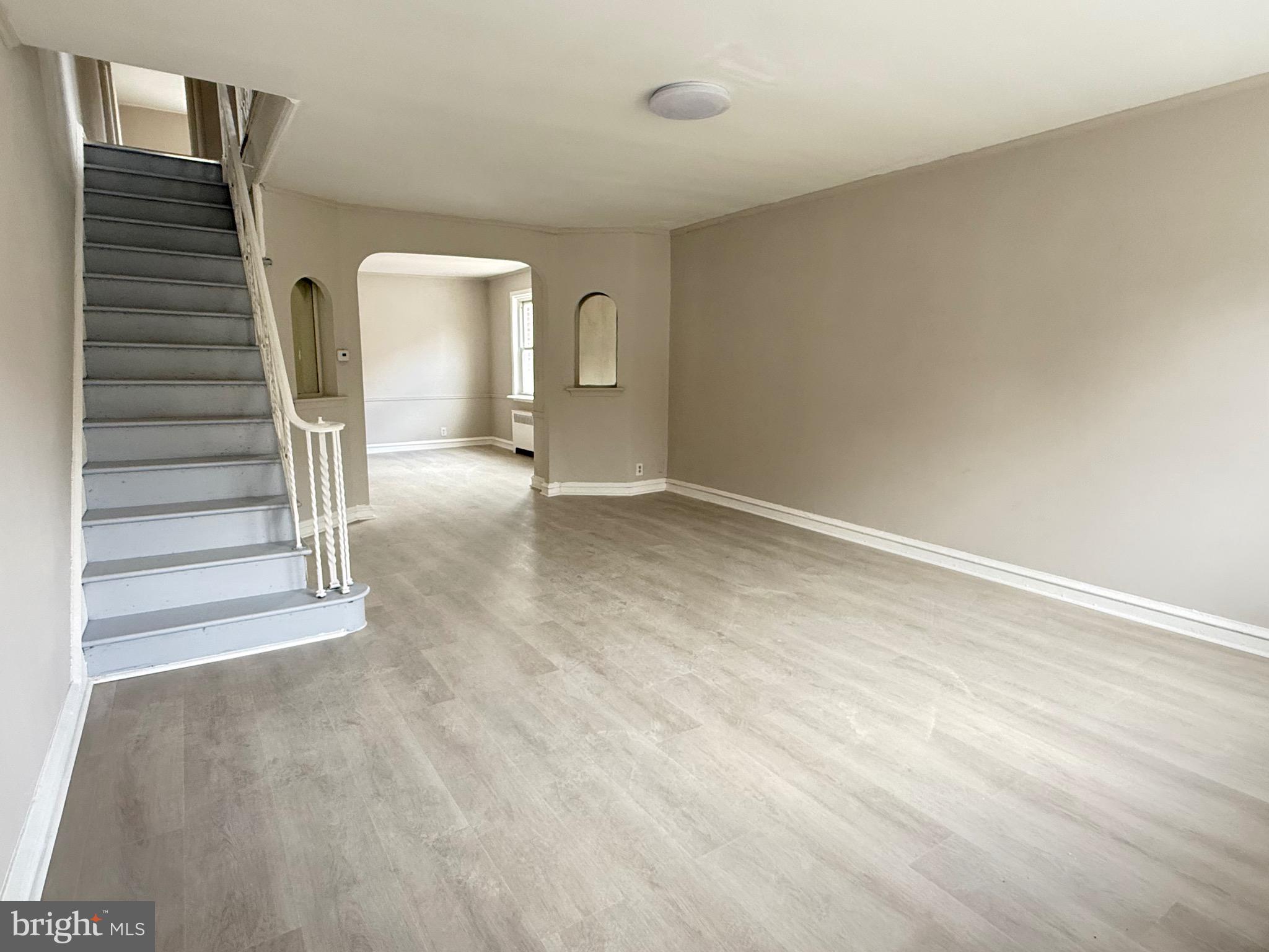 OXFORD CIRCLE - Residential