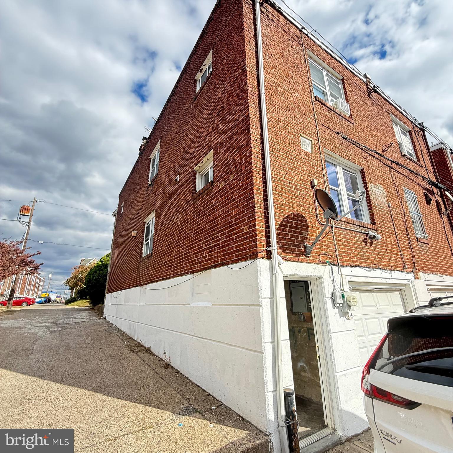 OXFORD CIRCLE - Residential