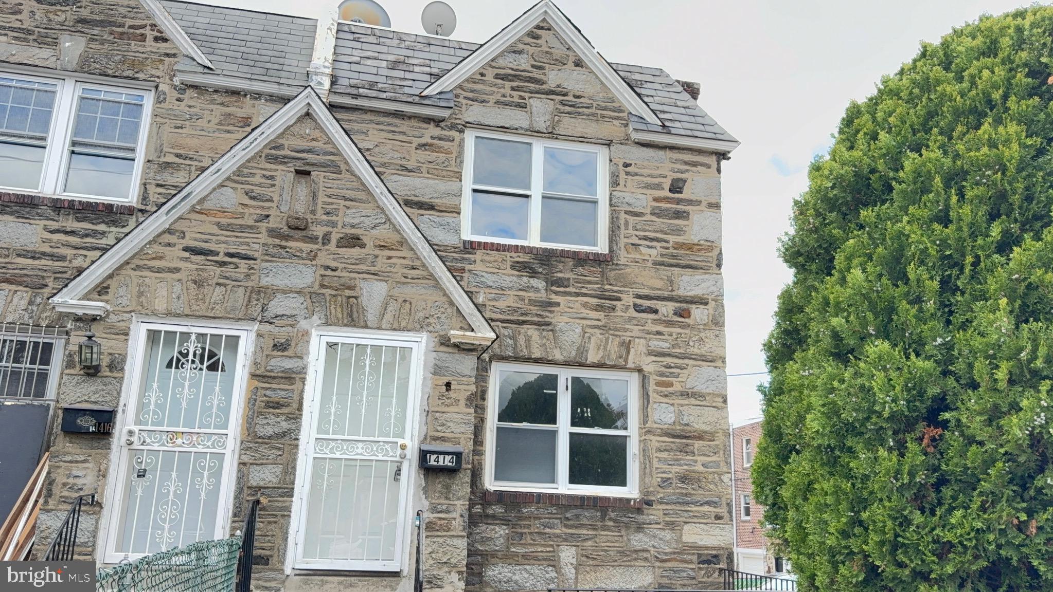 OXFORD CIRCLE - Residential