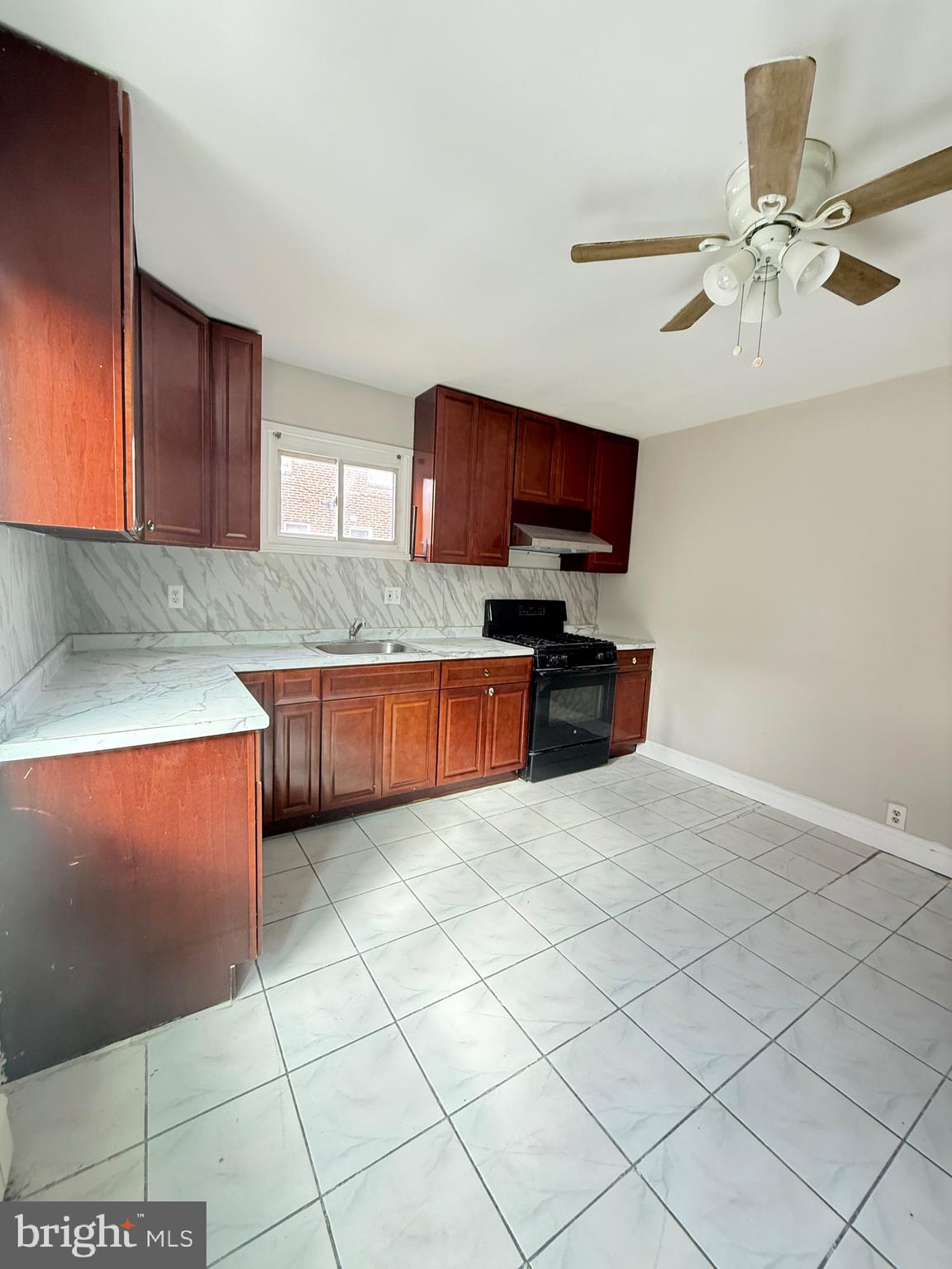 OXFORD CIRCLE - Residential