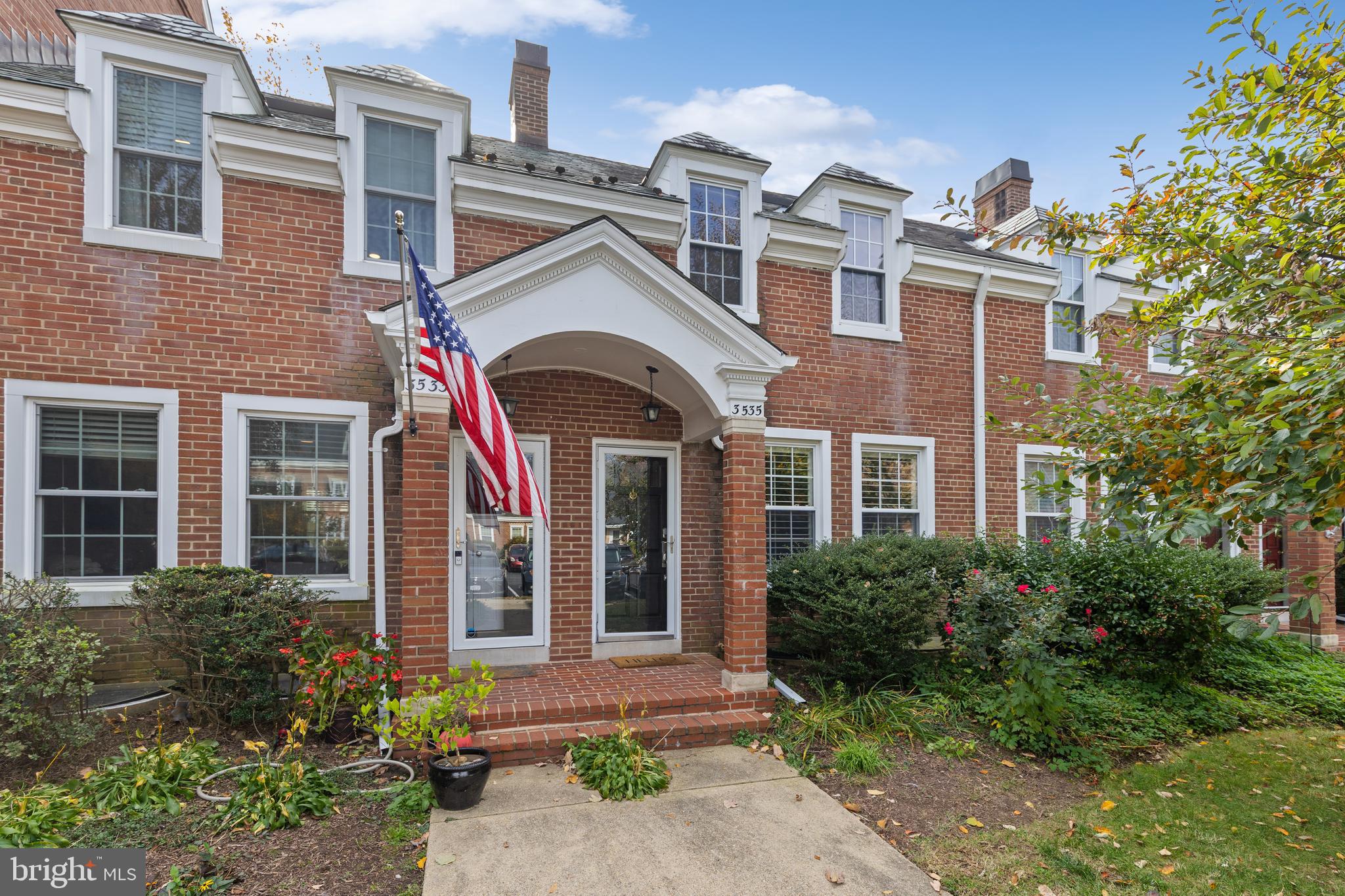 3535 S WAKEFIELD STREET