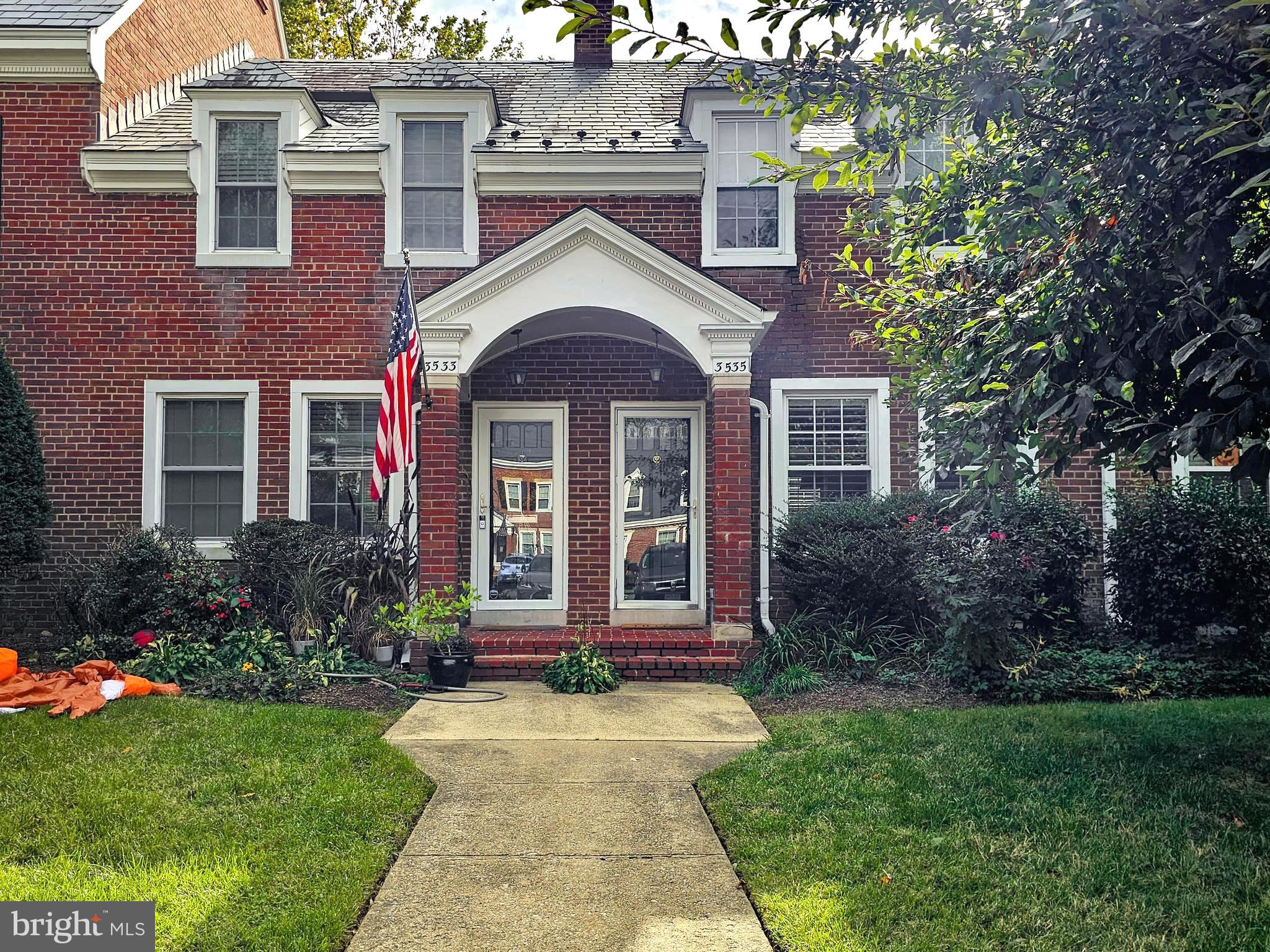 3535 S WAKEFIELD STREET