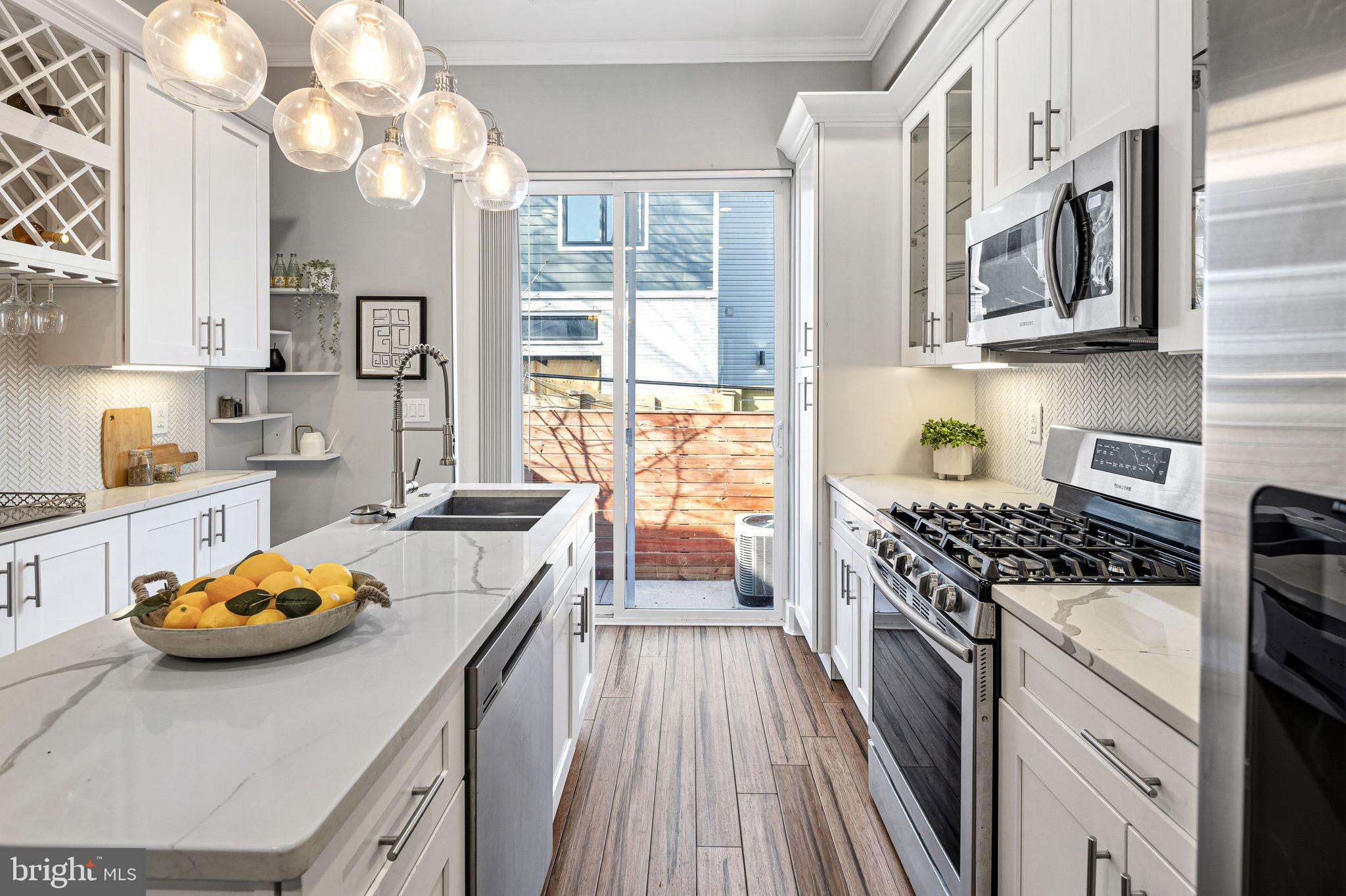 POINT BREEZE - Residential