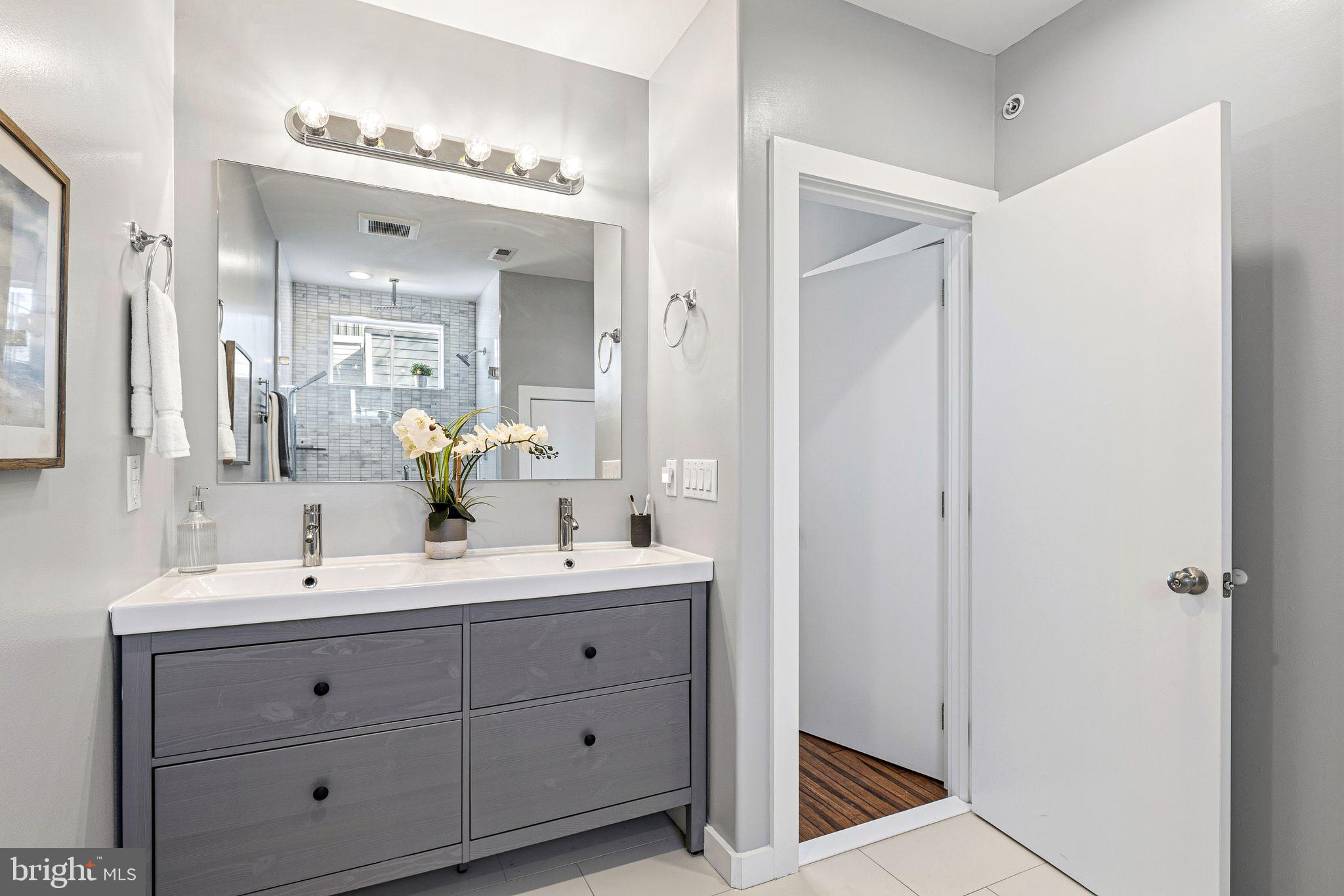 POINT BREEZE - Residential