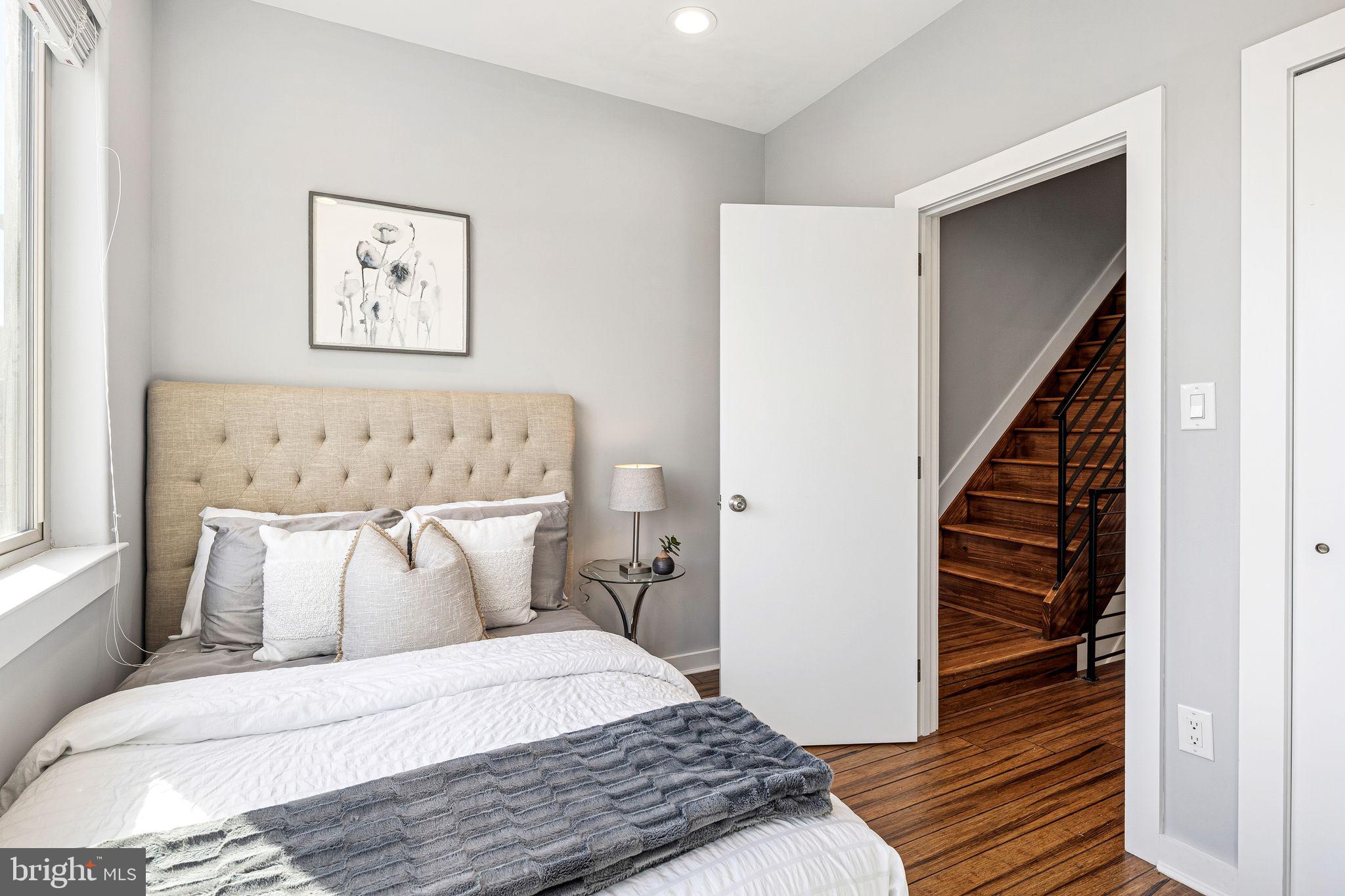 POINT BREEZE - Residential