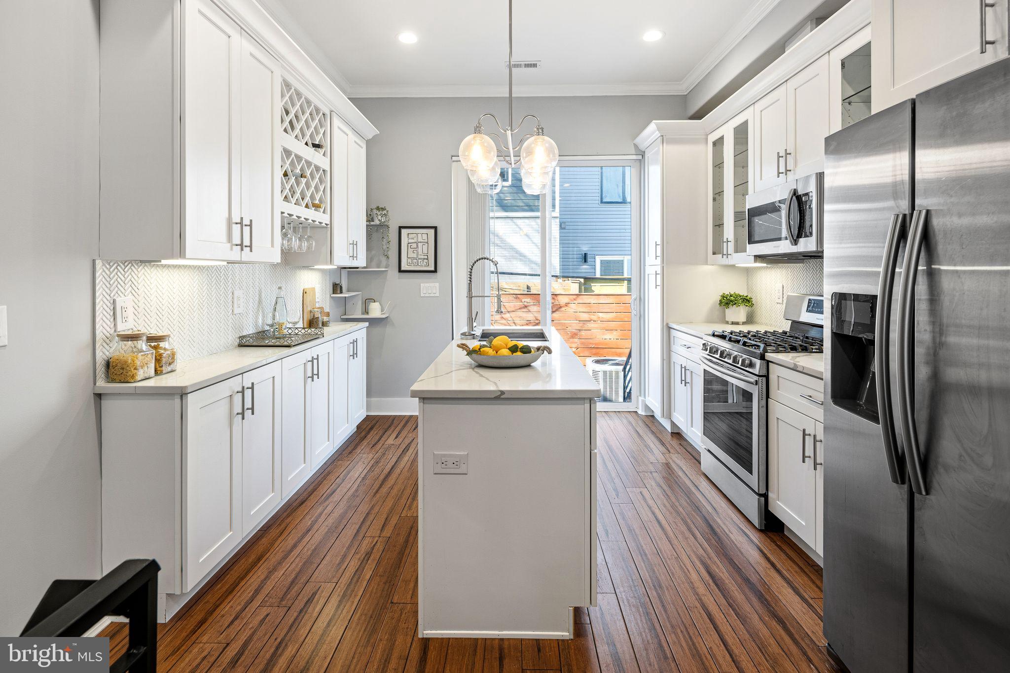 POINT BREEZE - Residential