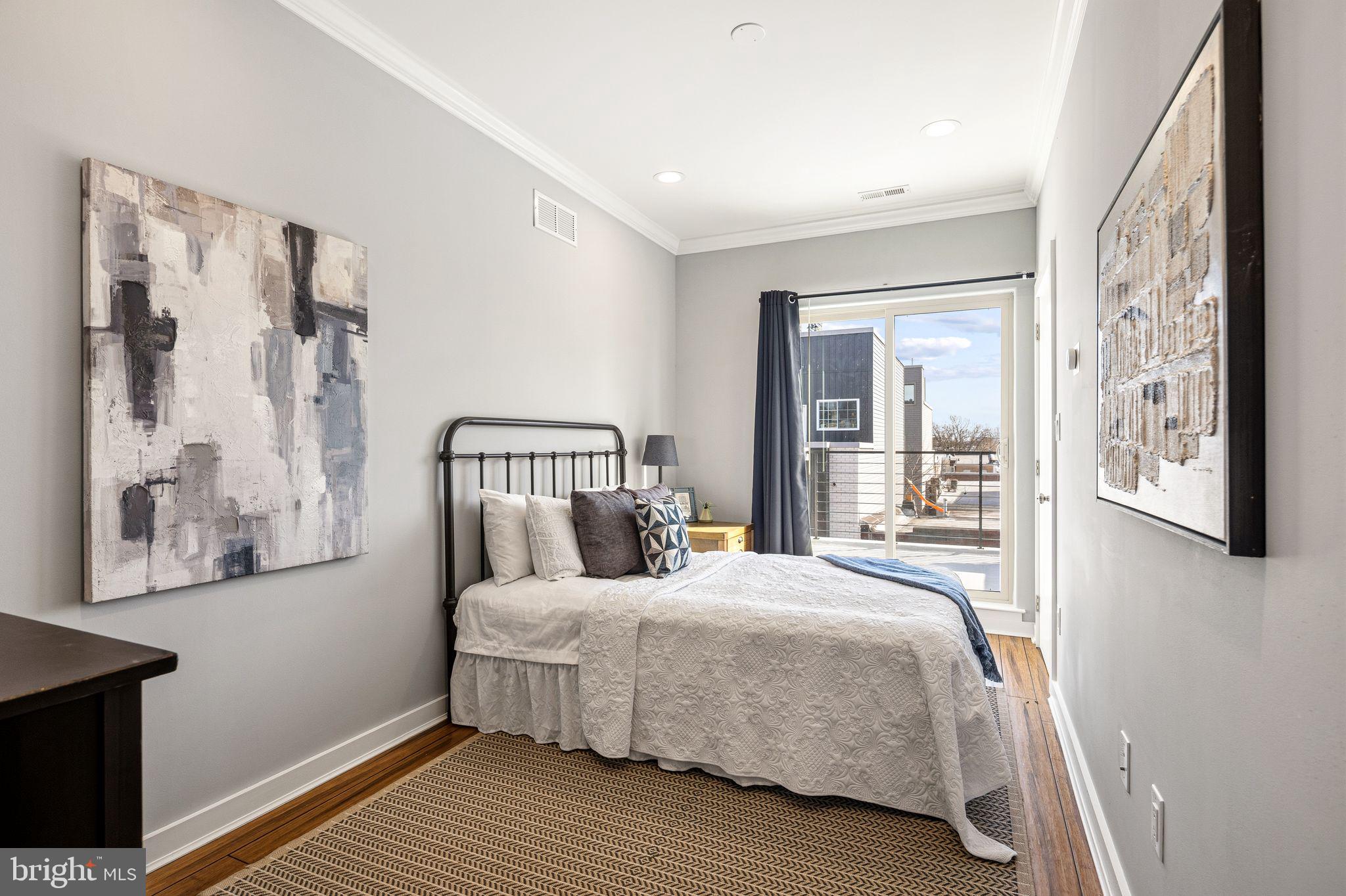 POINT BREEZE - Residential