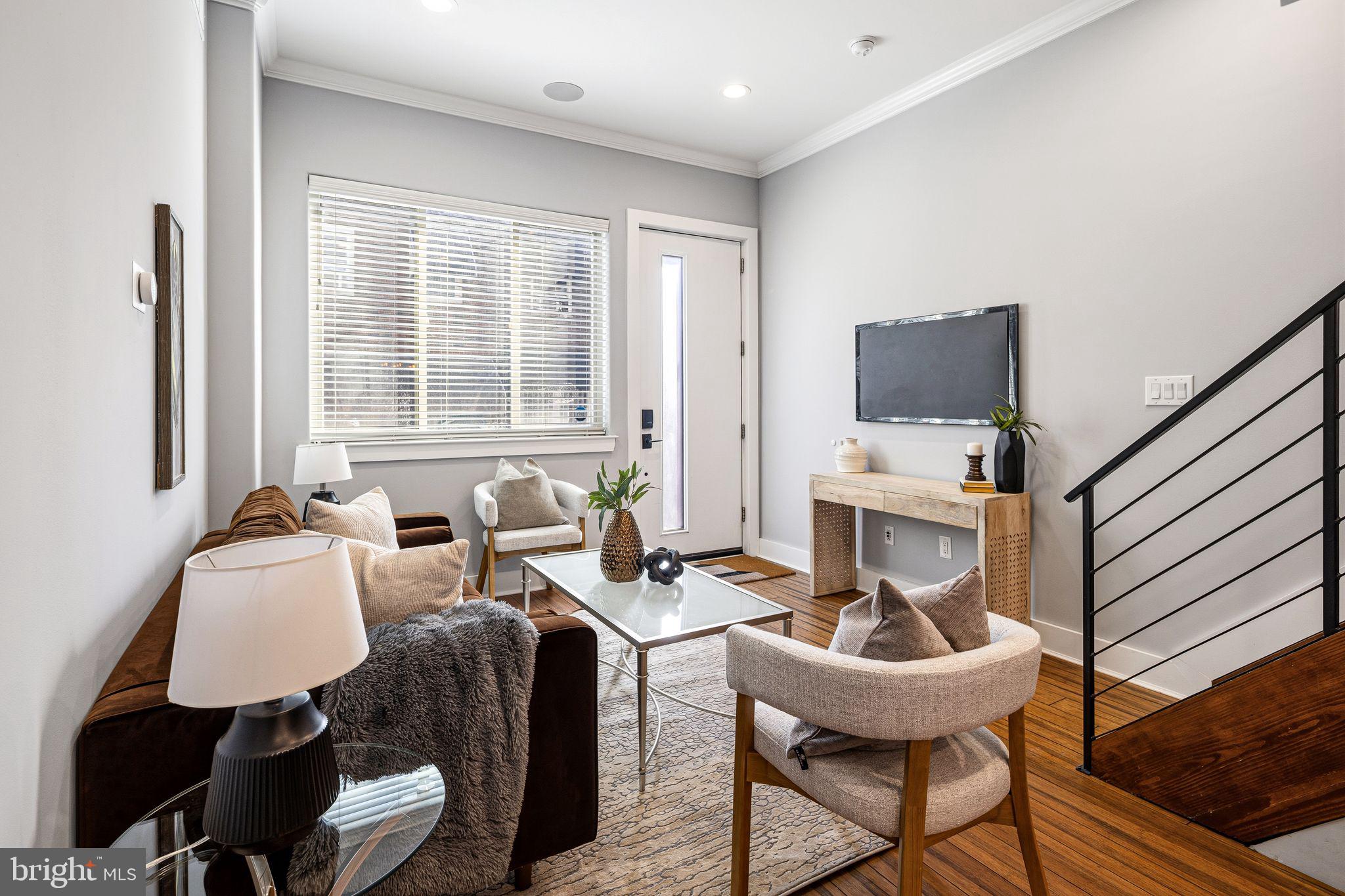 POINT BREEZE - Residential