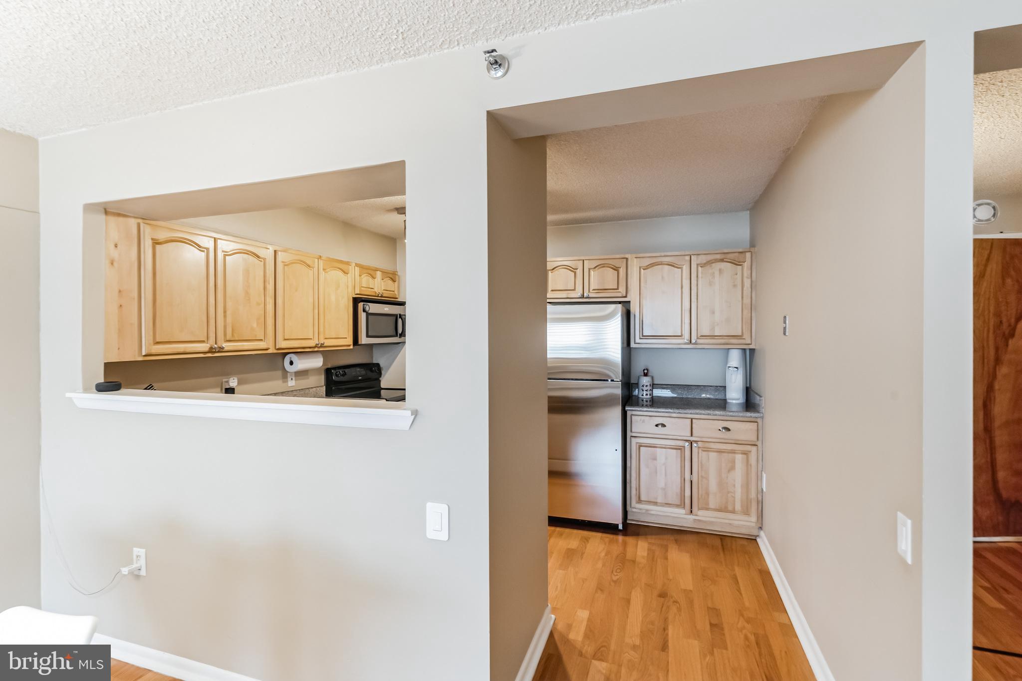 LOGAN SQUARE - Residential