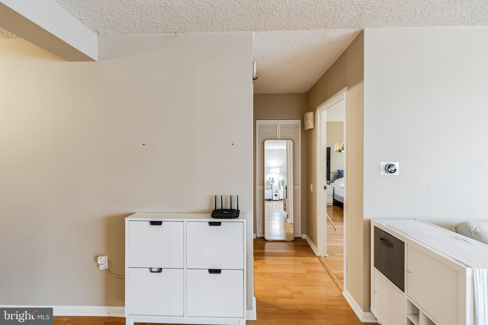 LOGAN SQUARE - Residential