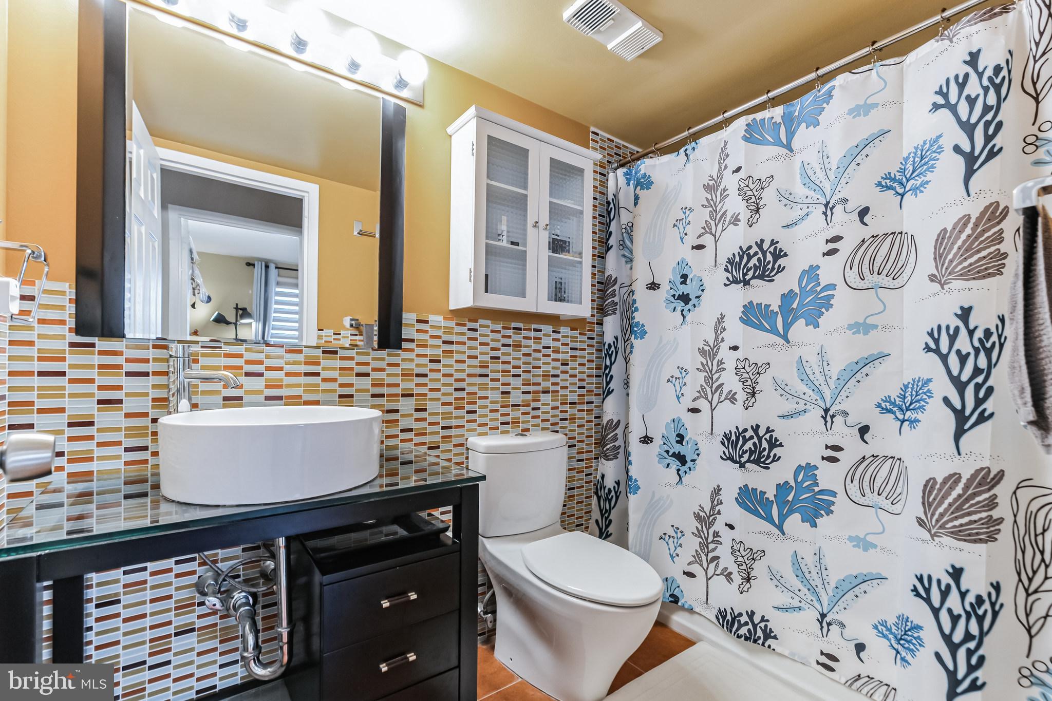 LOGAN SQUARE - Residential