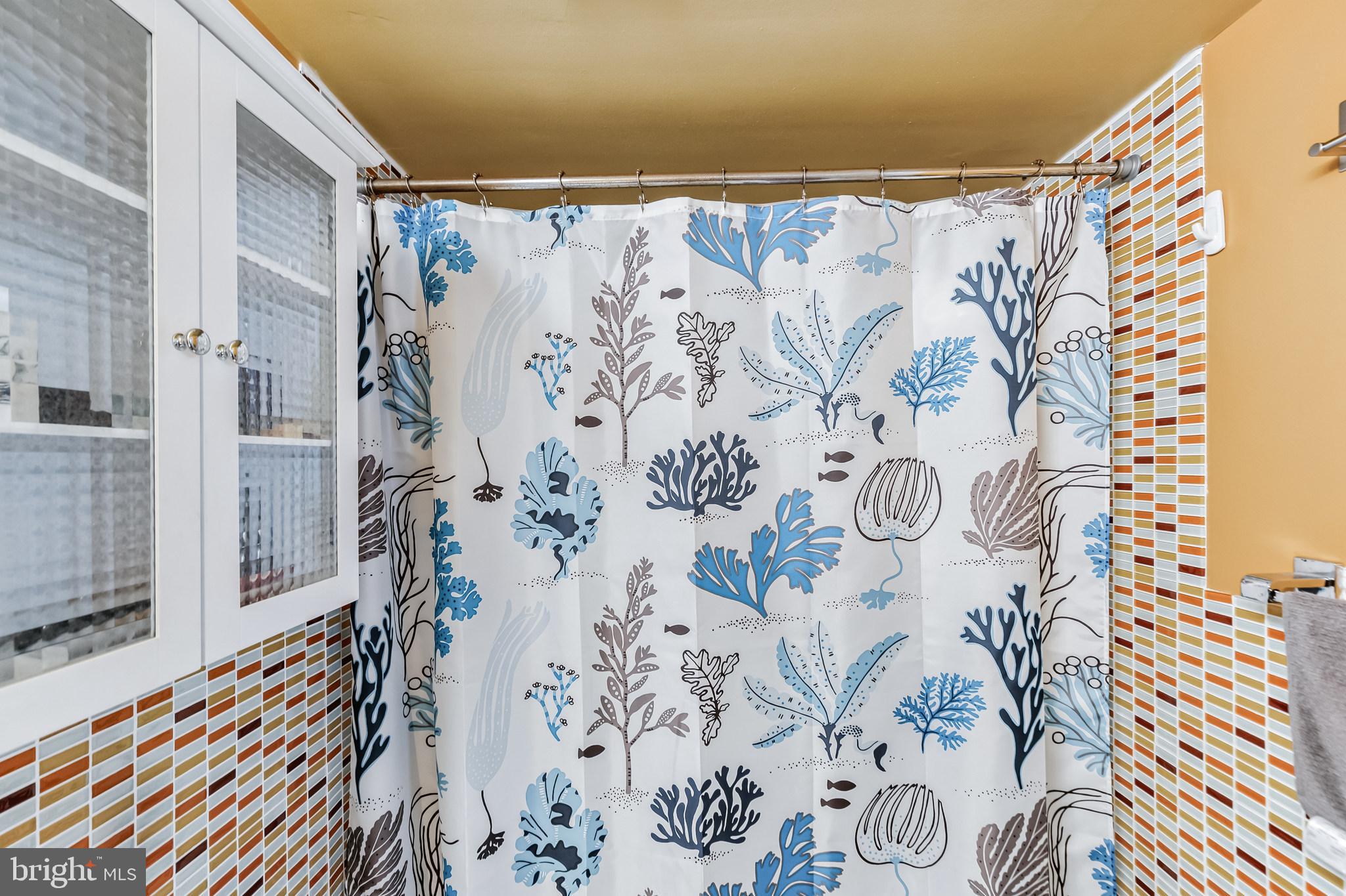 LOGAN SQUARE - Residential