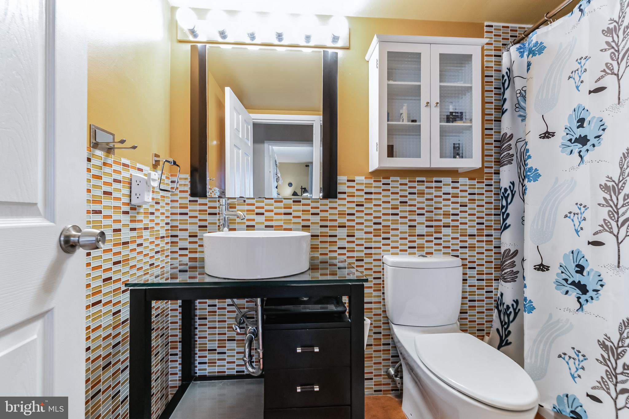 LOGAN SQUARE - Residential