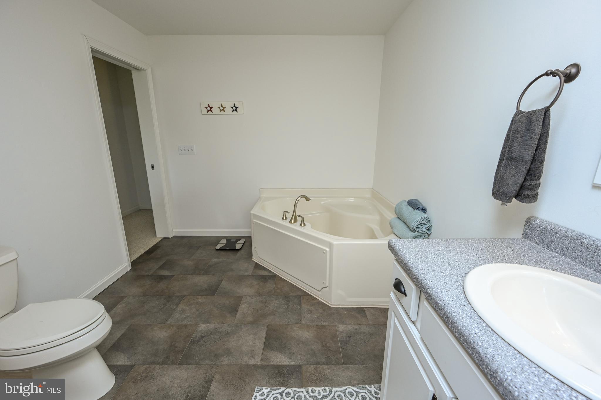 CHERRY CREEK FARM - Residential