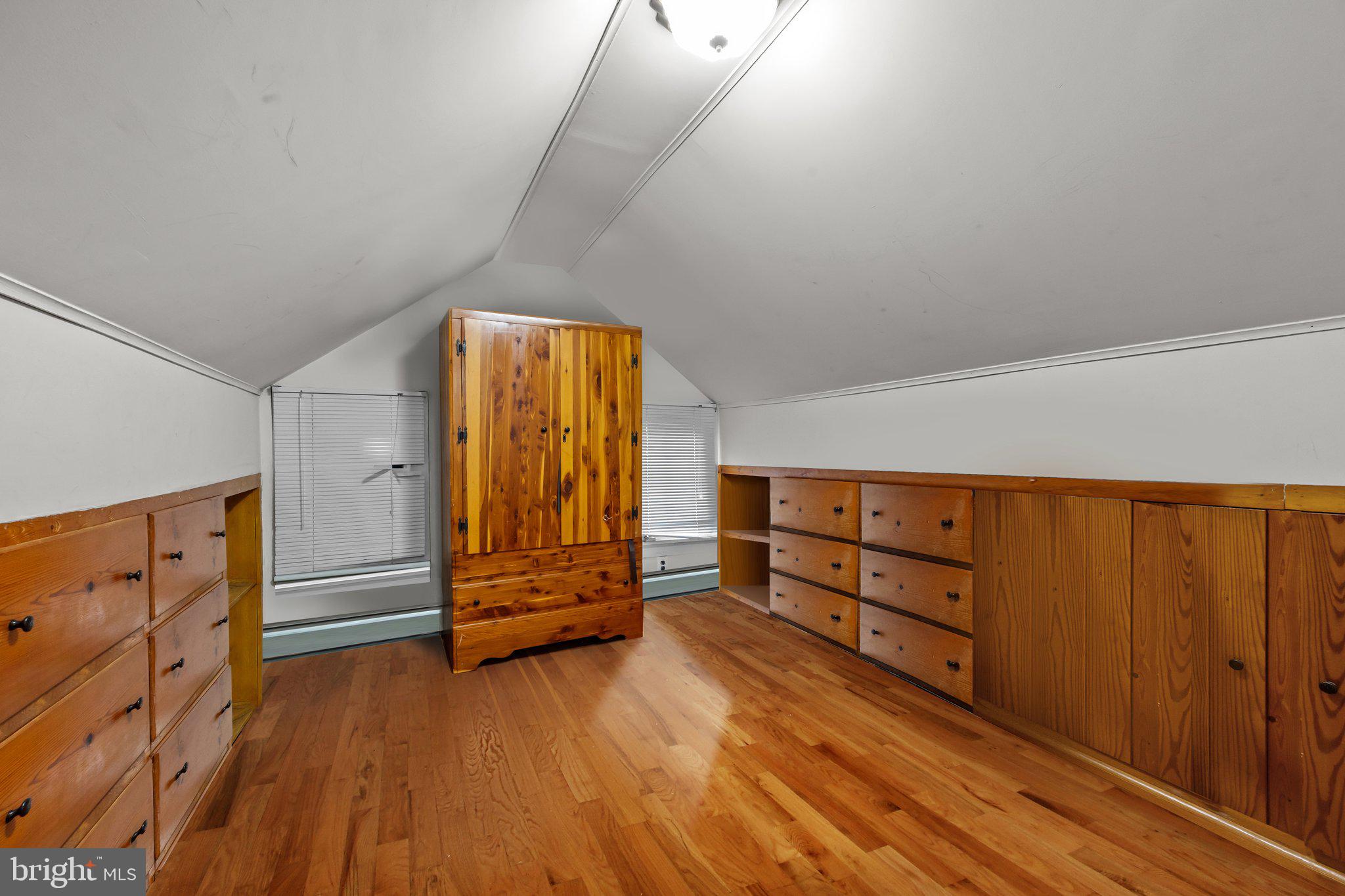 JENKINTOWN - Residential