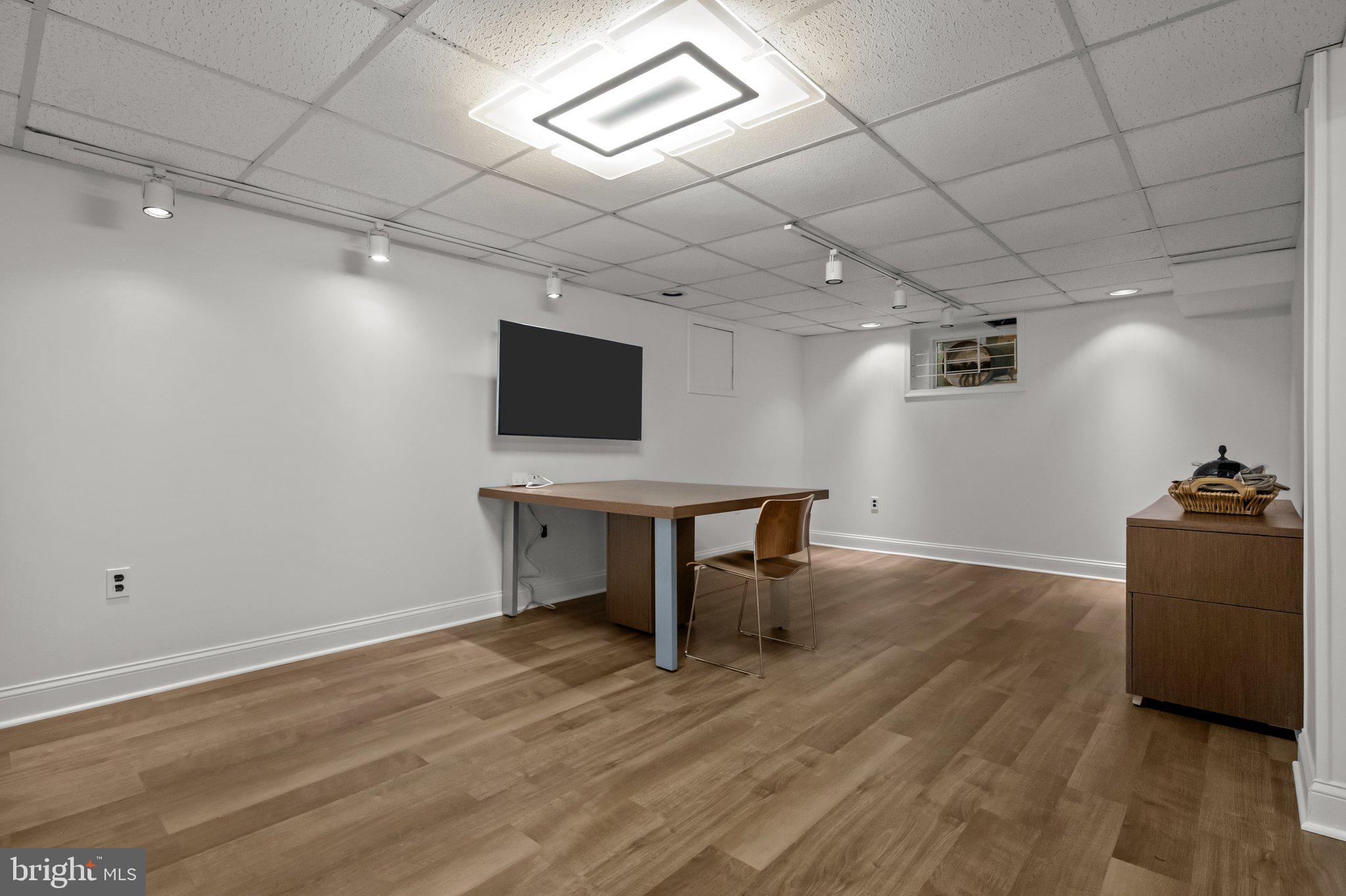 JENKINTOWN - Residential