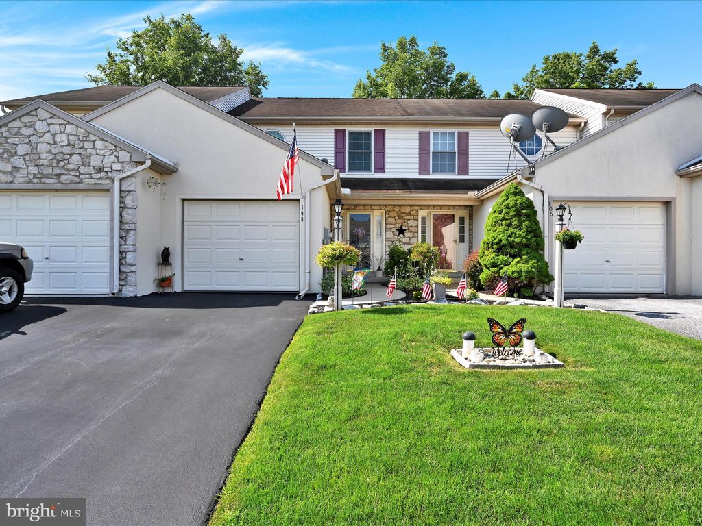 Photo of 108 Moorland Court, LITITZ, PA 17543 (MLS # PALA2072620)