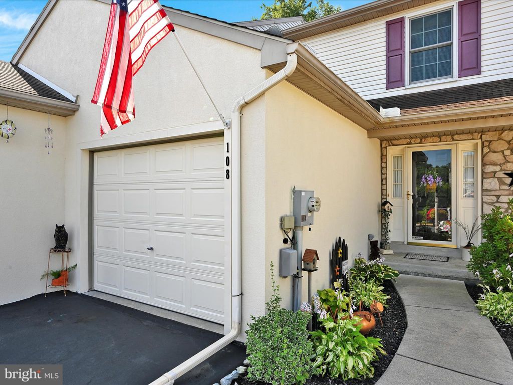 Photo of 108 Moorland Court, LITITZ, PA 17543 (MLS # PALA2072620)