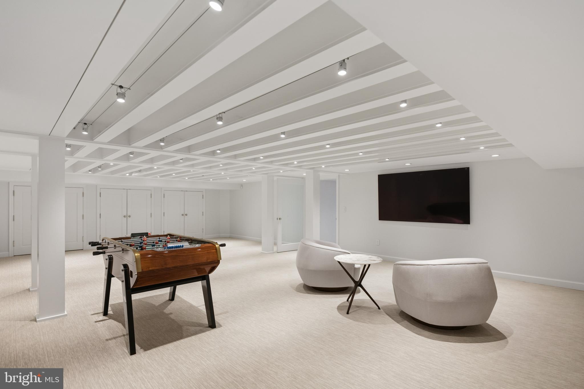 WIMBLEDON FARMS - Residential