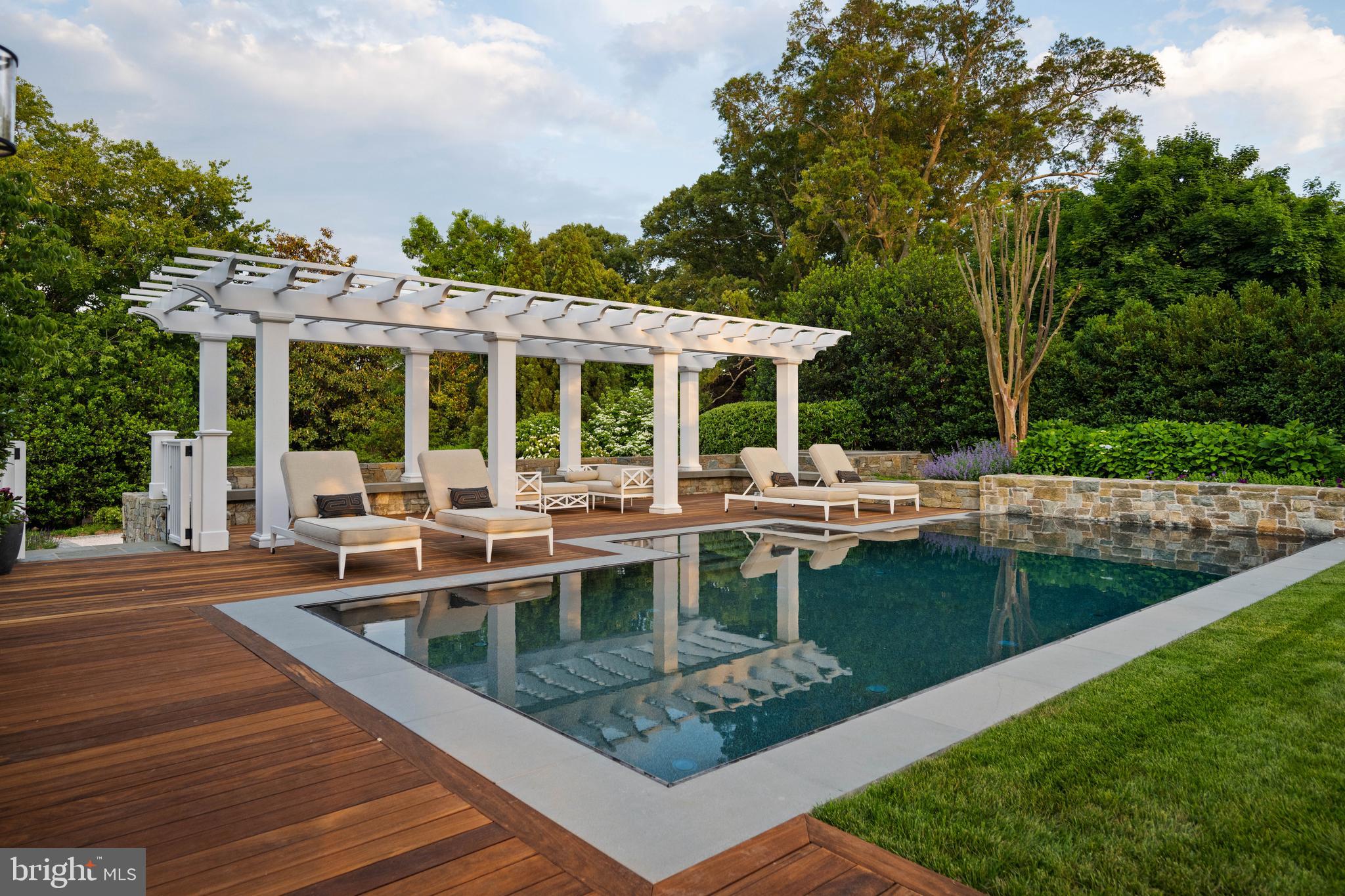 WIMBLEDON FARMS - Residential