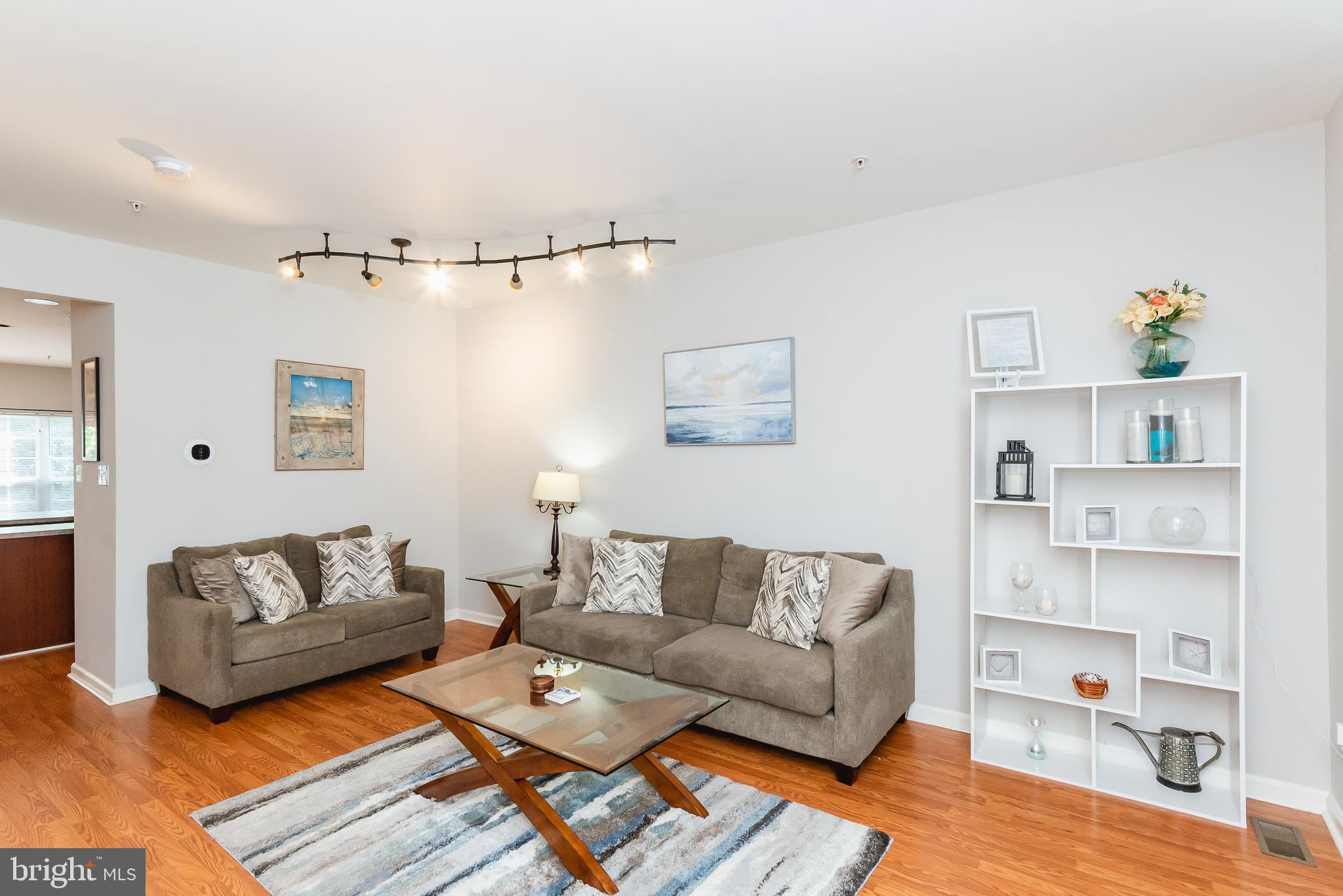 AUTUMN RUN - Residential