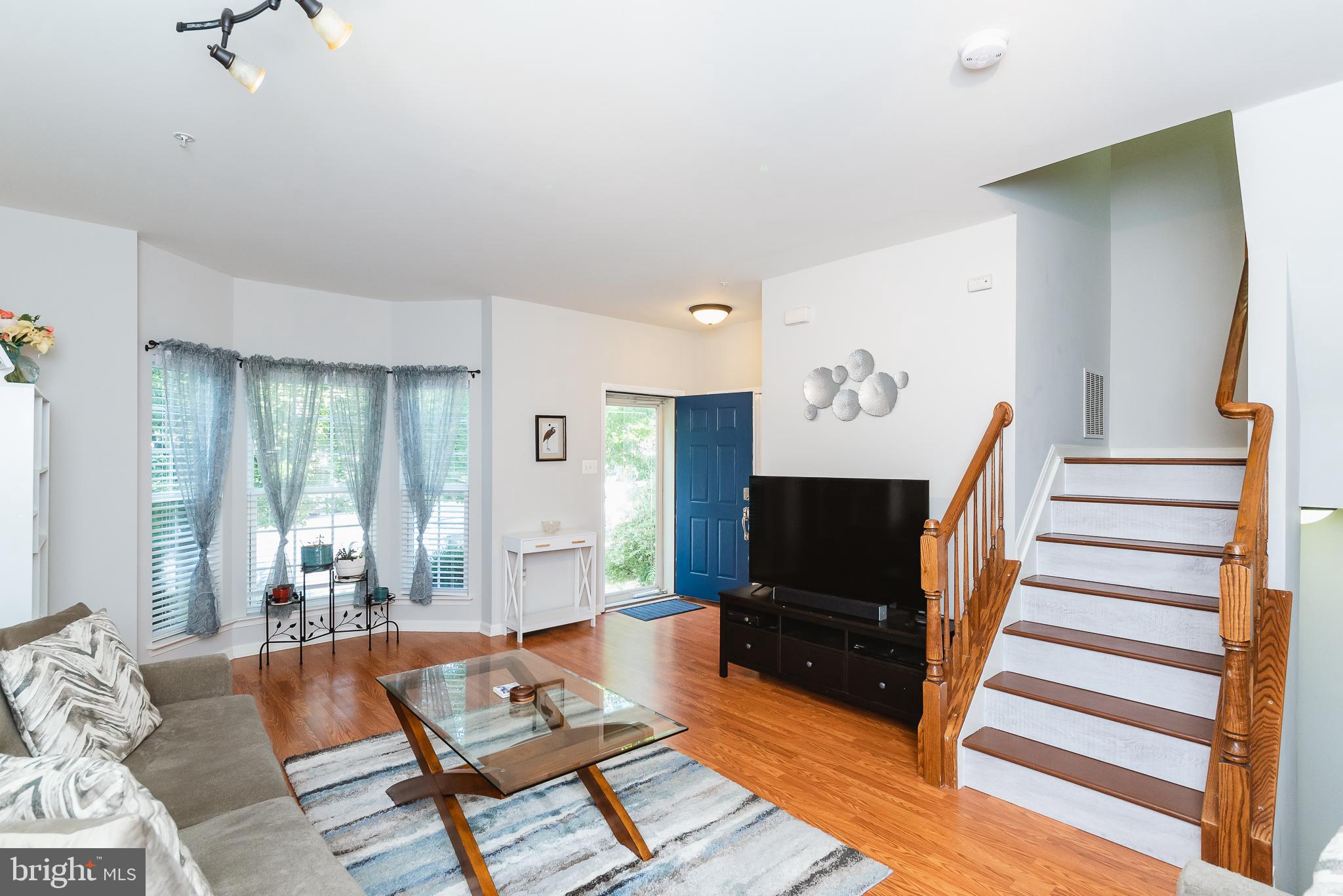 AUTUMN RUN - Residential