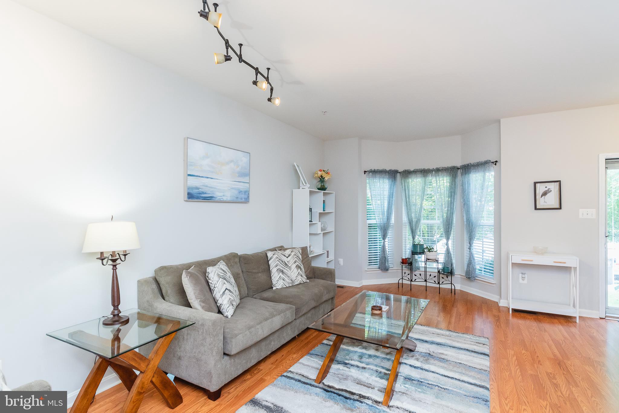 AUTUMN RUN - Residential