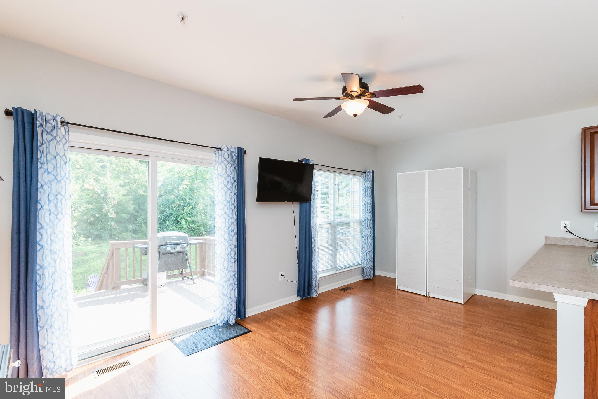 AUTUMN RUN - Residential