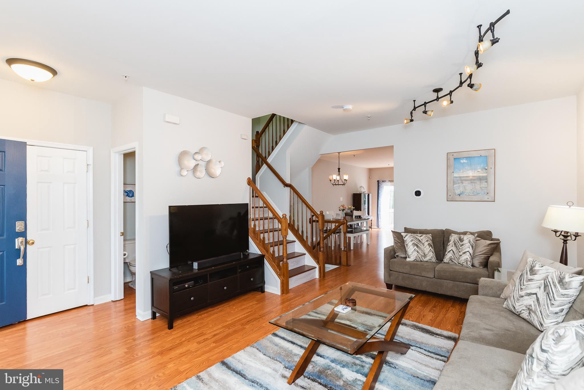 AUTUMN RUN - Residential